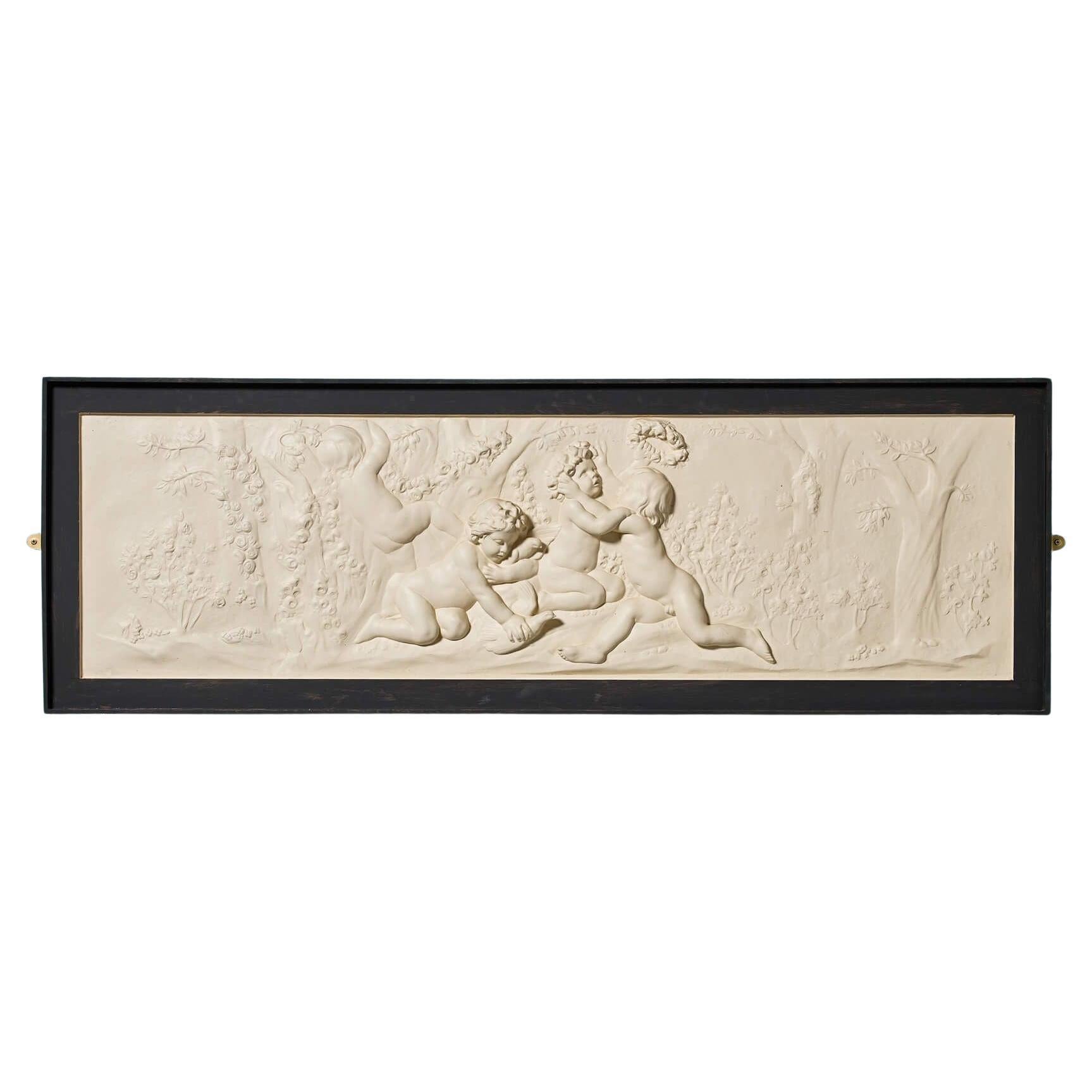 Placca da parete in gesso in stile neoclassico recuperata