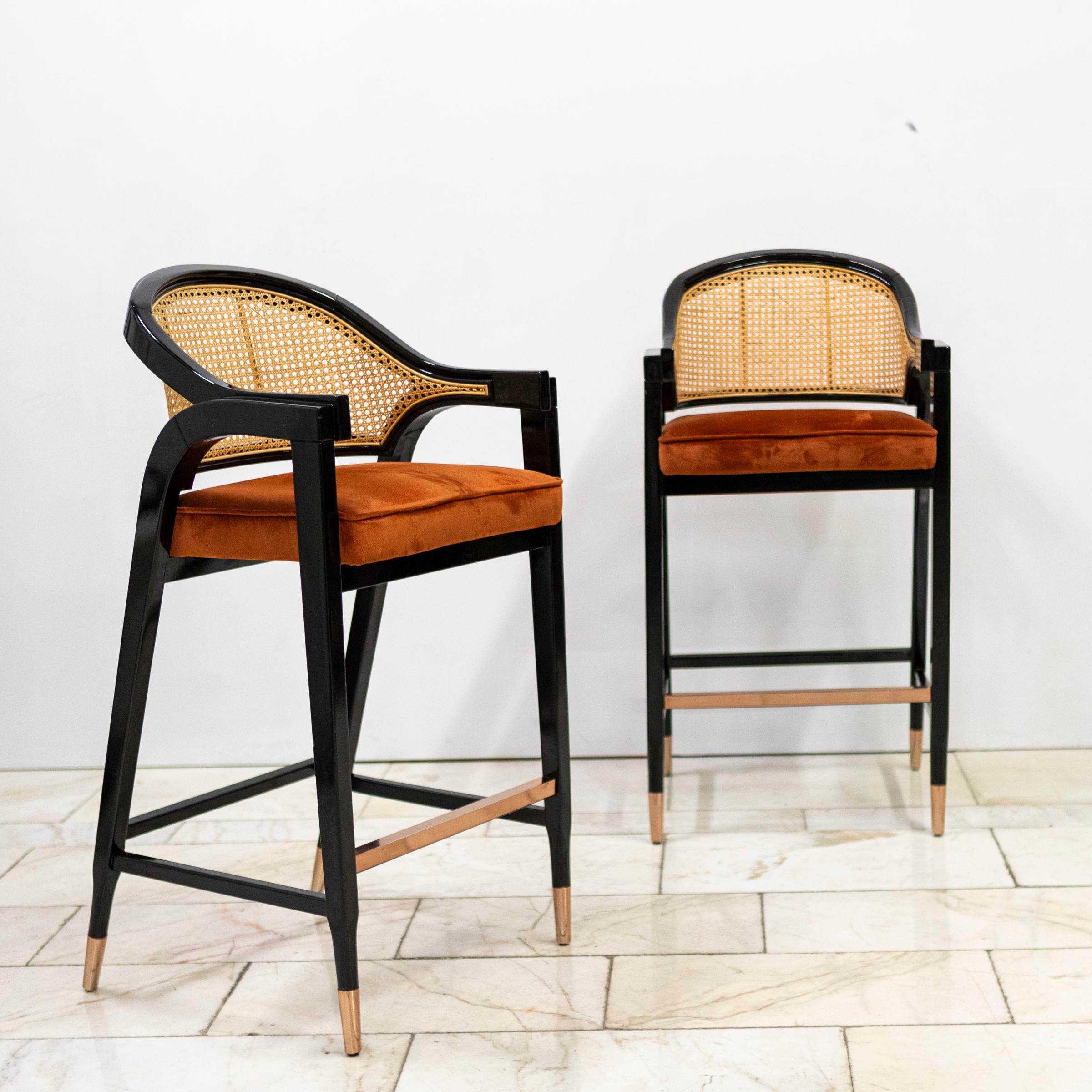 Mid-Century moderno Coppia di sgabelli da bar di ispirazione mid century recuperati  Edward Wormley in vendita