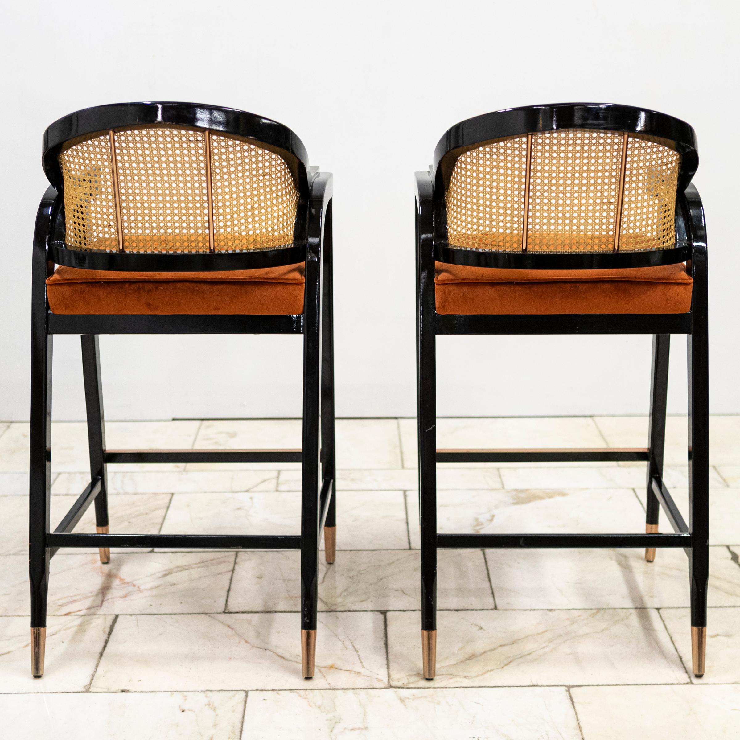 Coppia di sgabelli da bar di ispirazione mid century recuperati  Edward Wormley In condizioni buone in vendita a Ware, GB