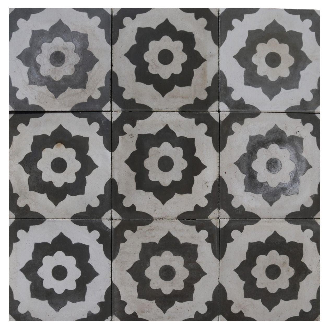 Reclaimed Patterned Encaustic Floor Tiles 1.25m2 (13.5 ft2) For Sale