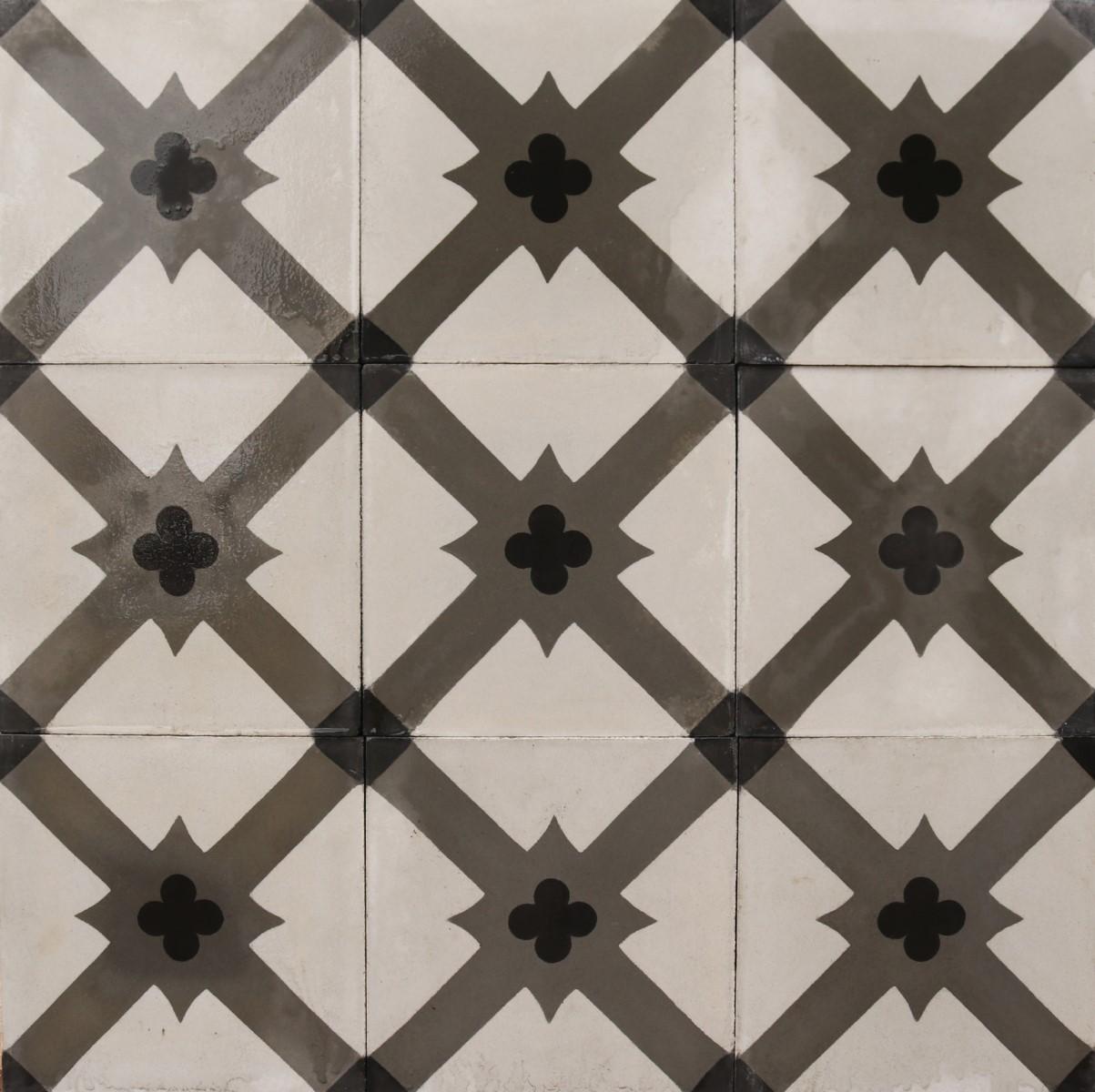 Reclaimed Patterned Encaustic Floor Tiles In Fair Condition In Wormelow, Herefordshire