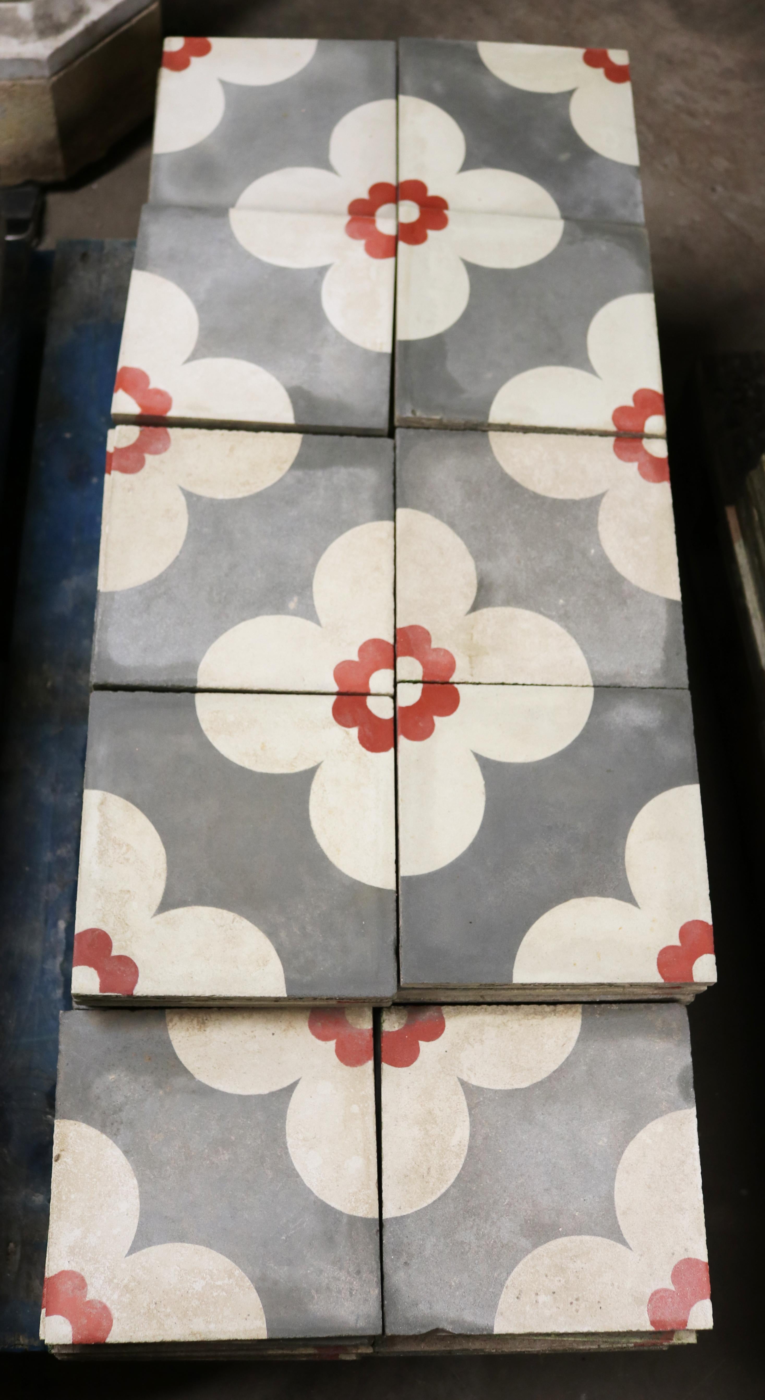 Reclaimed Patterned Encaustic Floor Tiles In Good Condition For Sale In Wormelow, Herefordshire