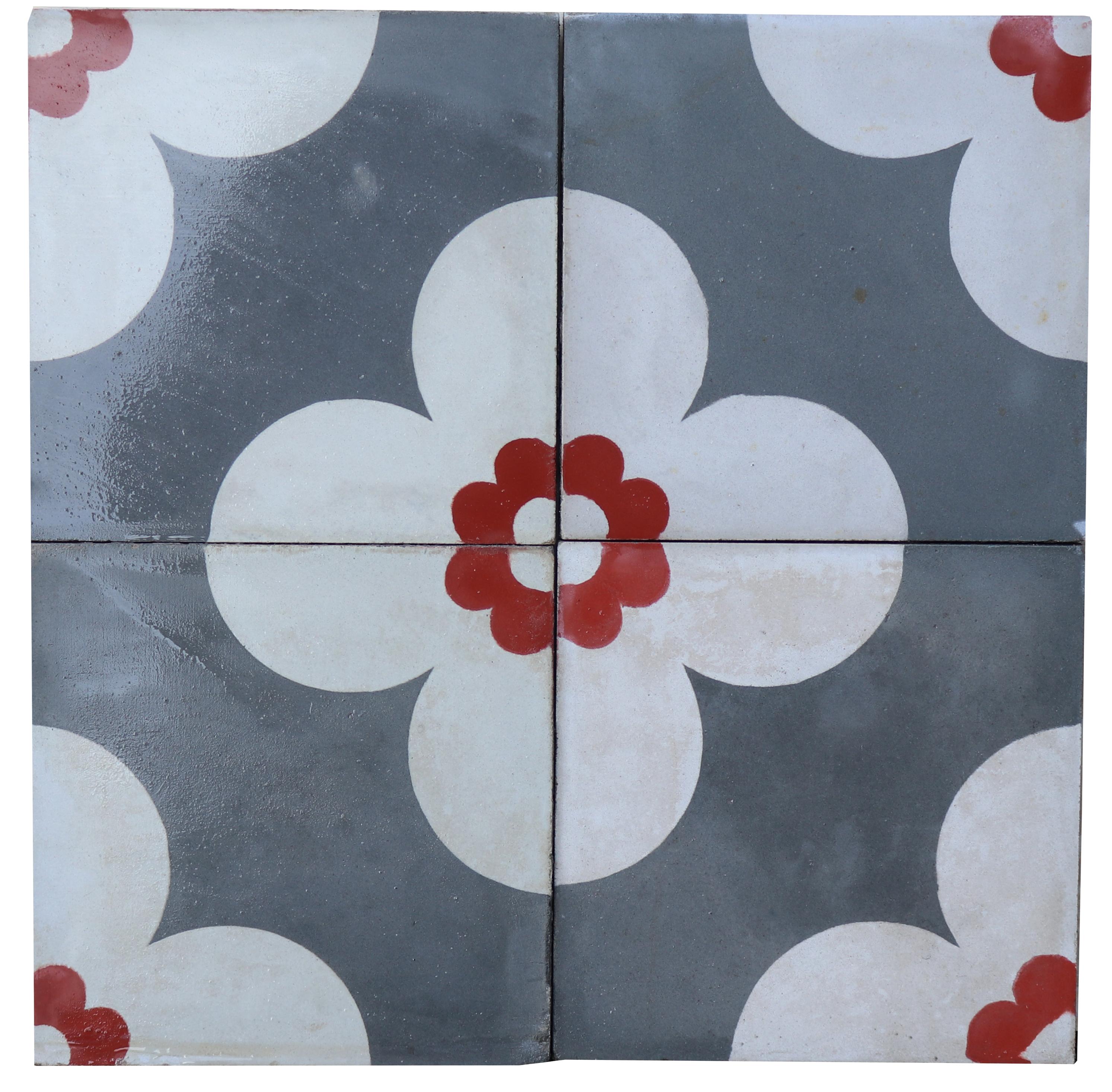 Reclaimed Patterned Encaustic Floor Tiles In Fair Condition In Wormelow, Herefordshire
