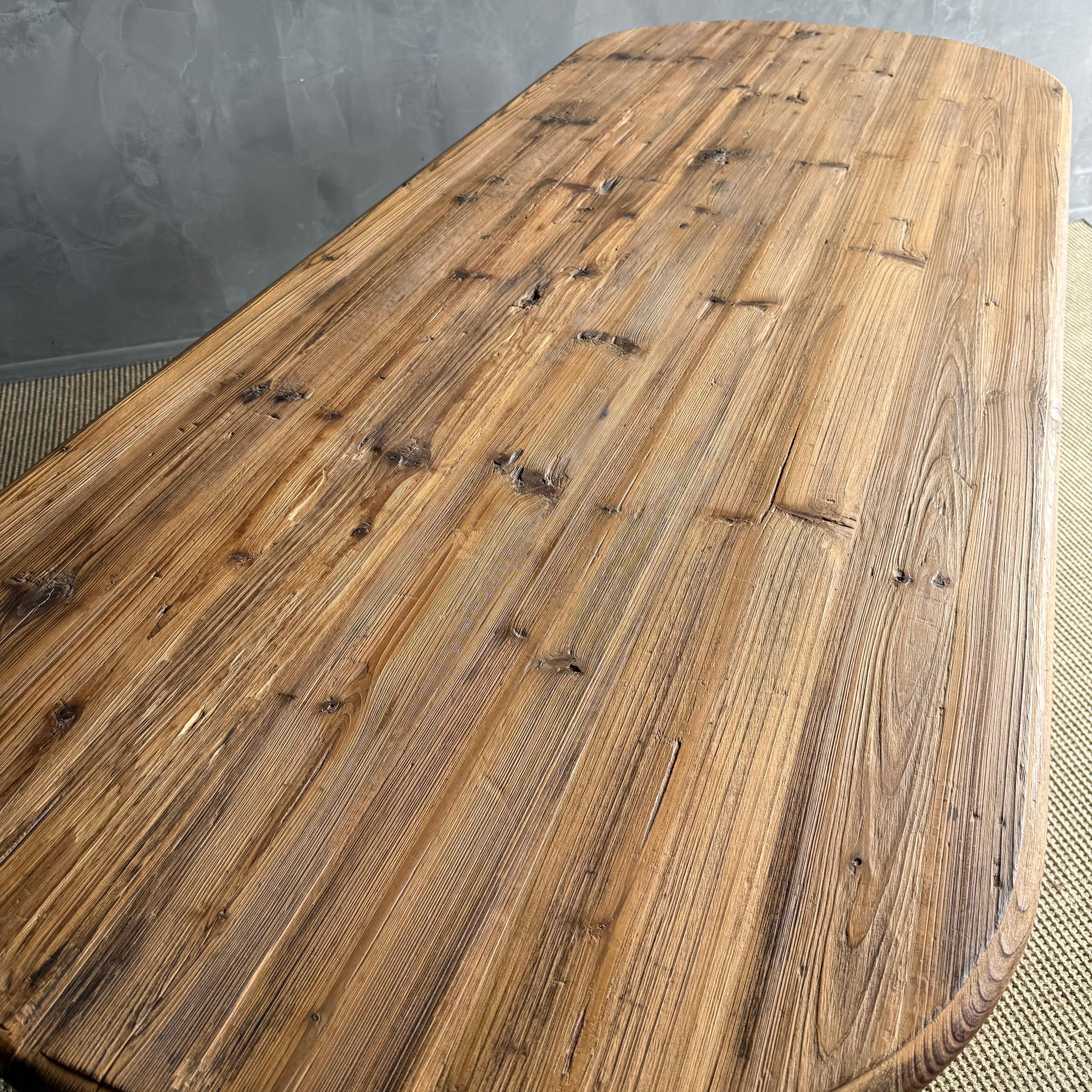 Table de salle à manger ovale en pin recyclé Style fermier européen en vente 10