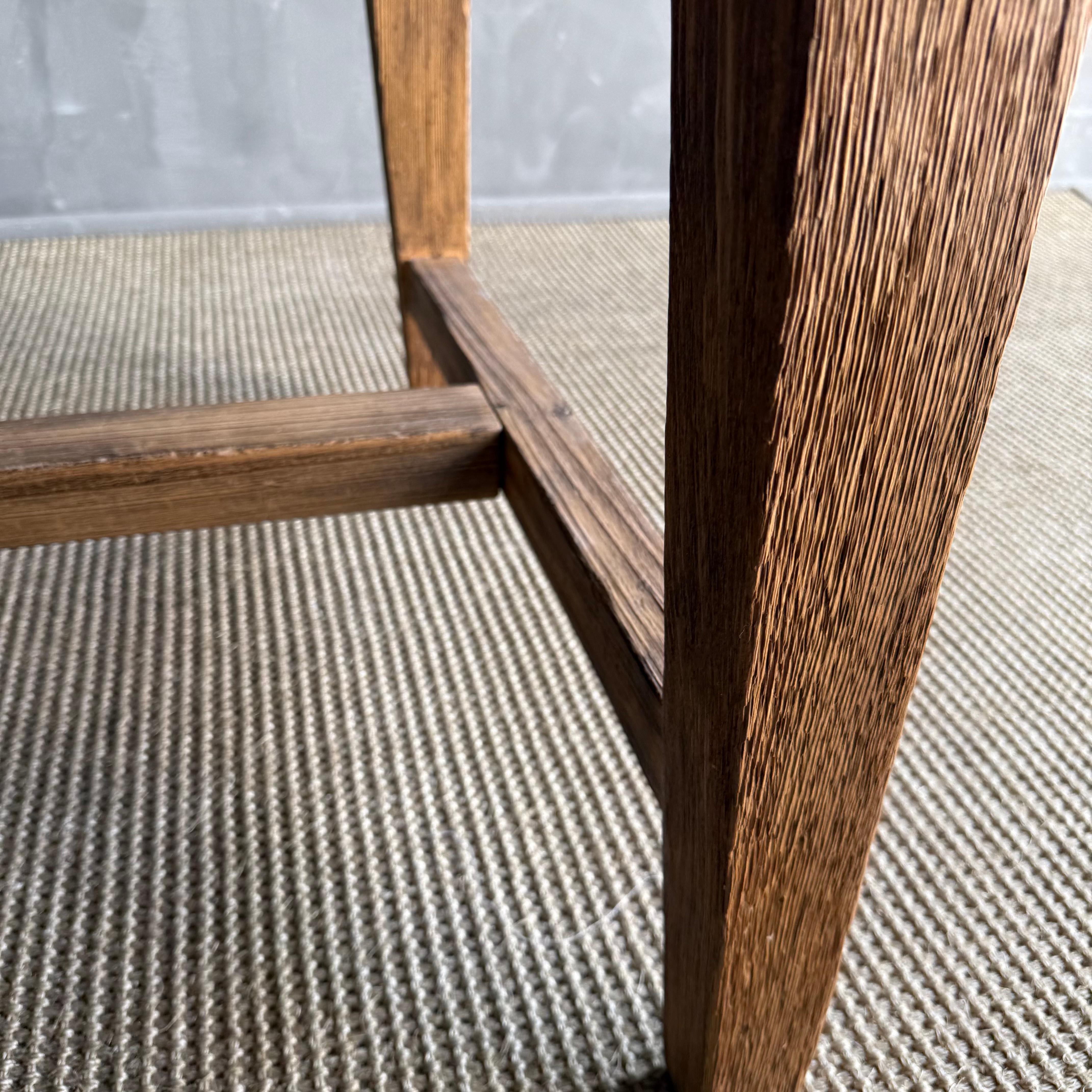 Table de salle à manger ovale en pin recyclé Style fermier européen en vente 1