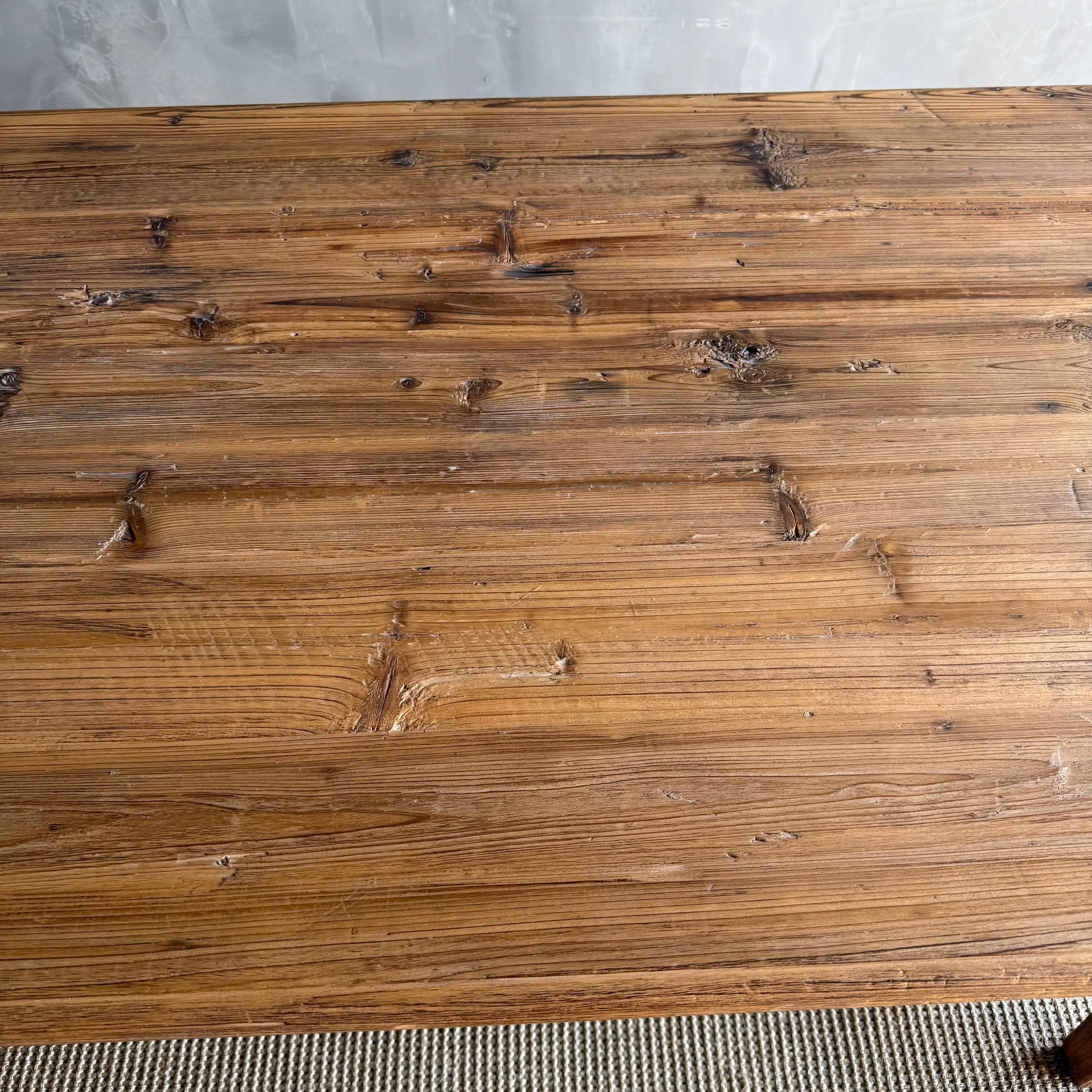 Table de salle à manger ovale en pin recyclé Style fermier européen en vente 3