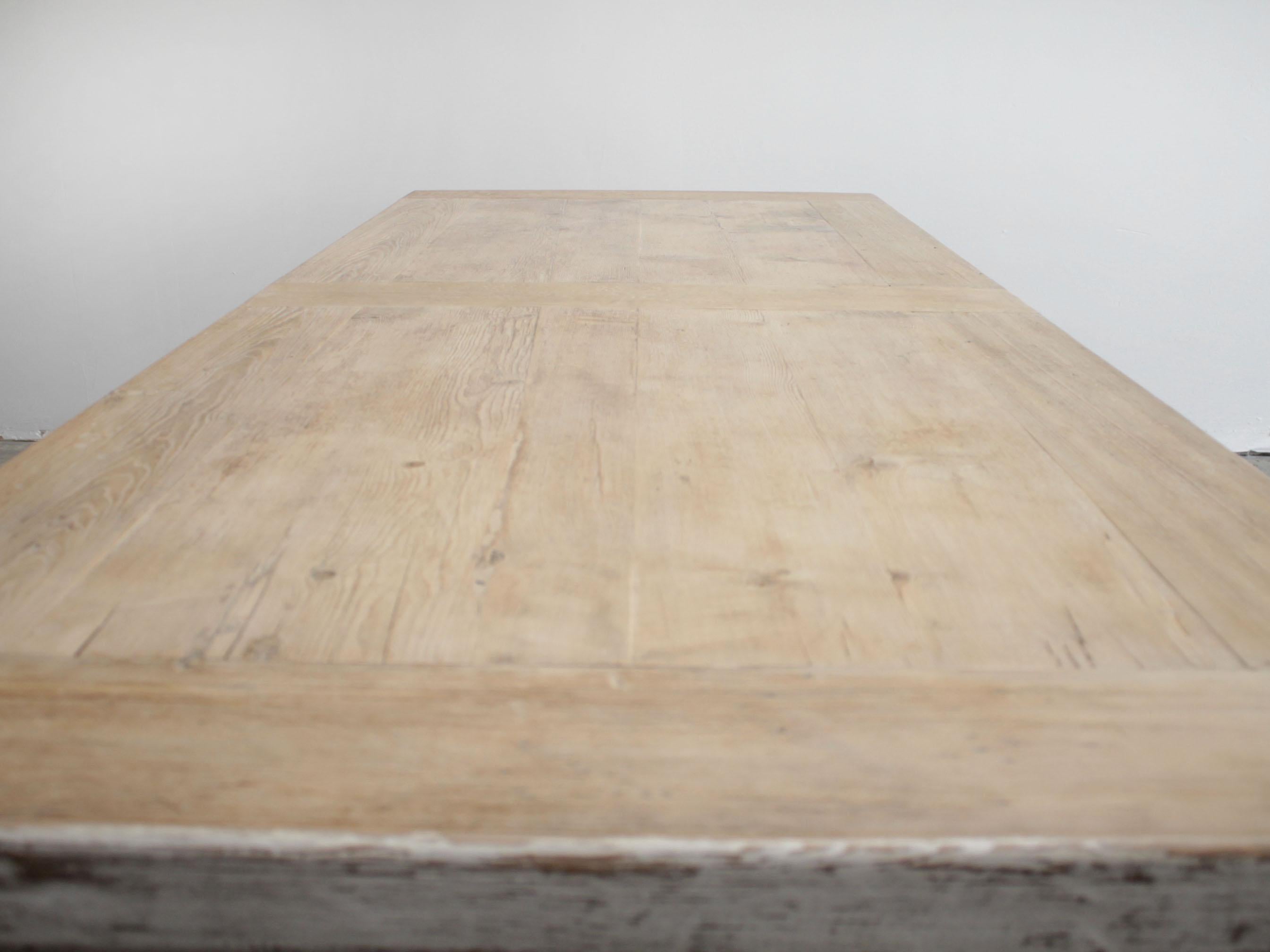 Reclaimed Pine Wood Dining Table with Distressed White Paint For Sale 5