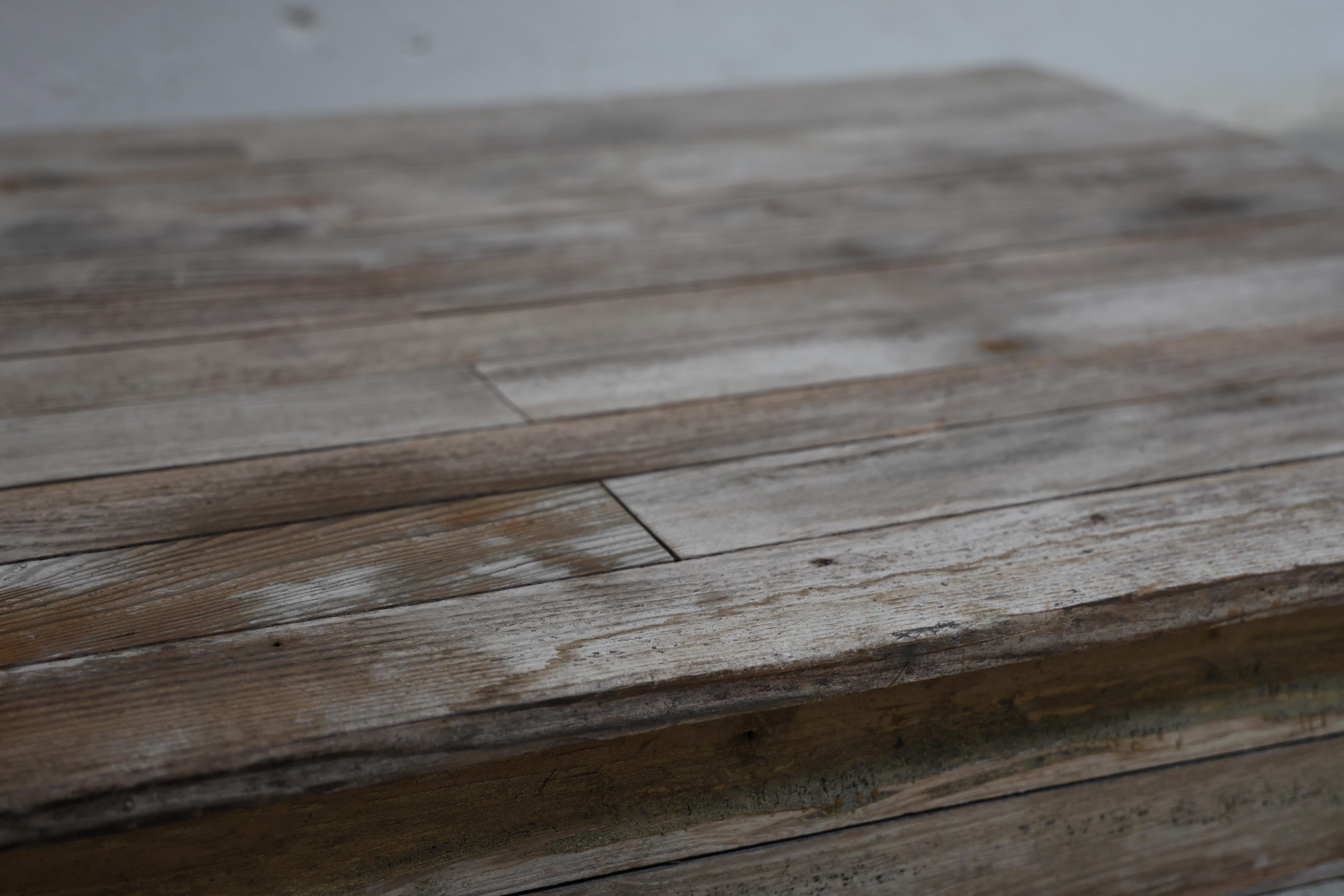 Bois de récupération Reclaimed Platform Coffee Table en vente