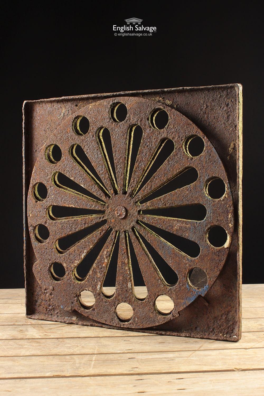 Reclaimed Square Cast Iron Decorative Plates, 20th Century In Good Condition For Sale In London, GB