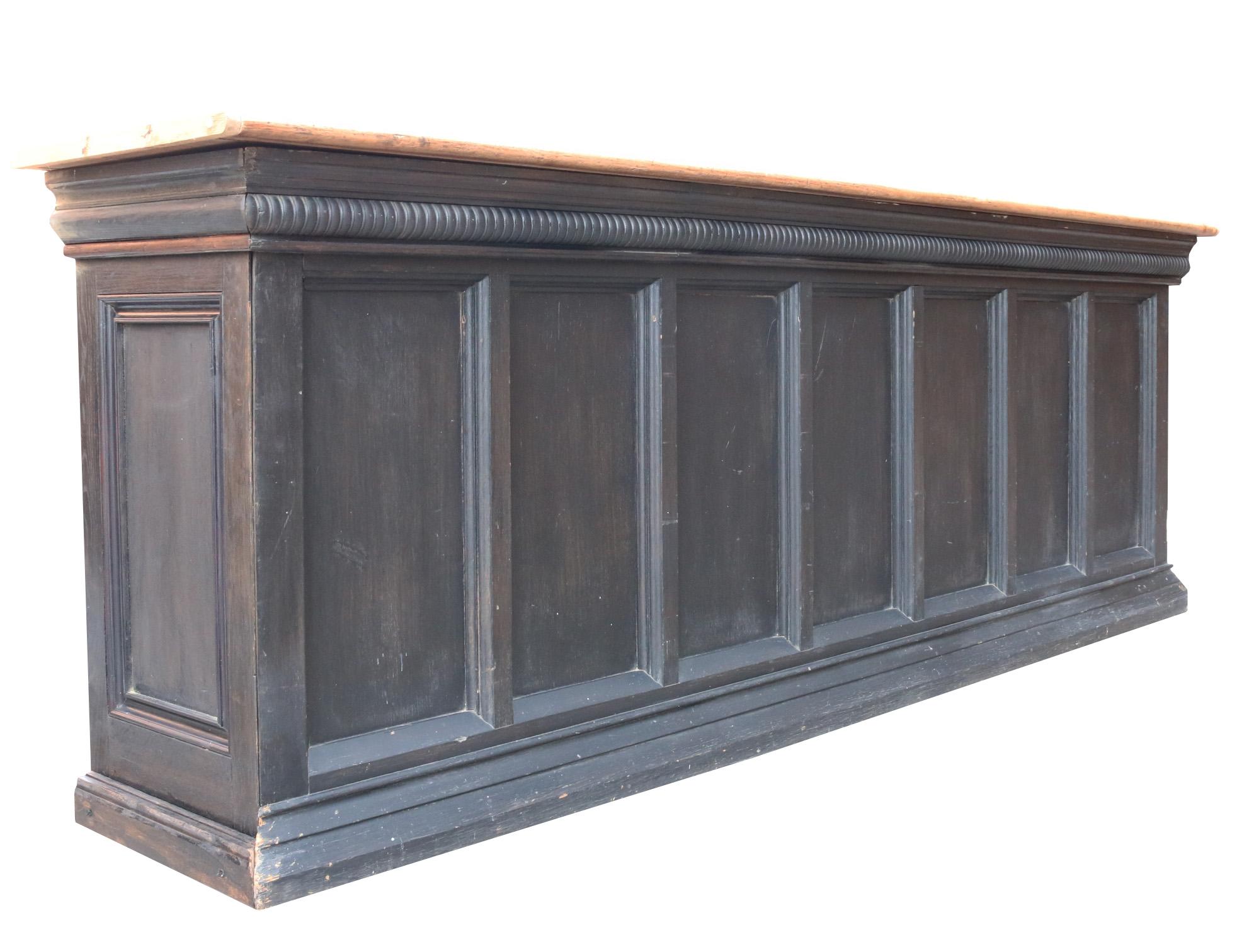 Reclaimed stained oak bar or shop counter. Weight: 107 kg.