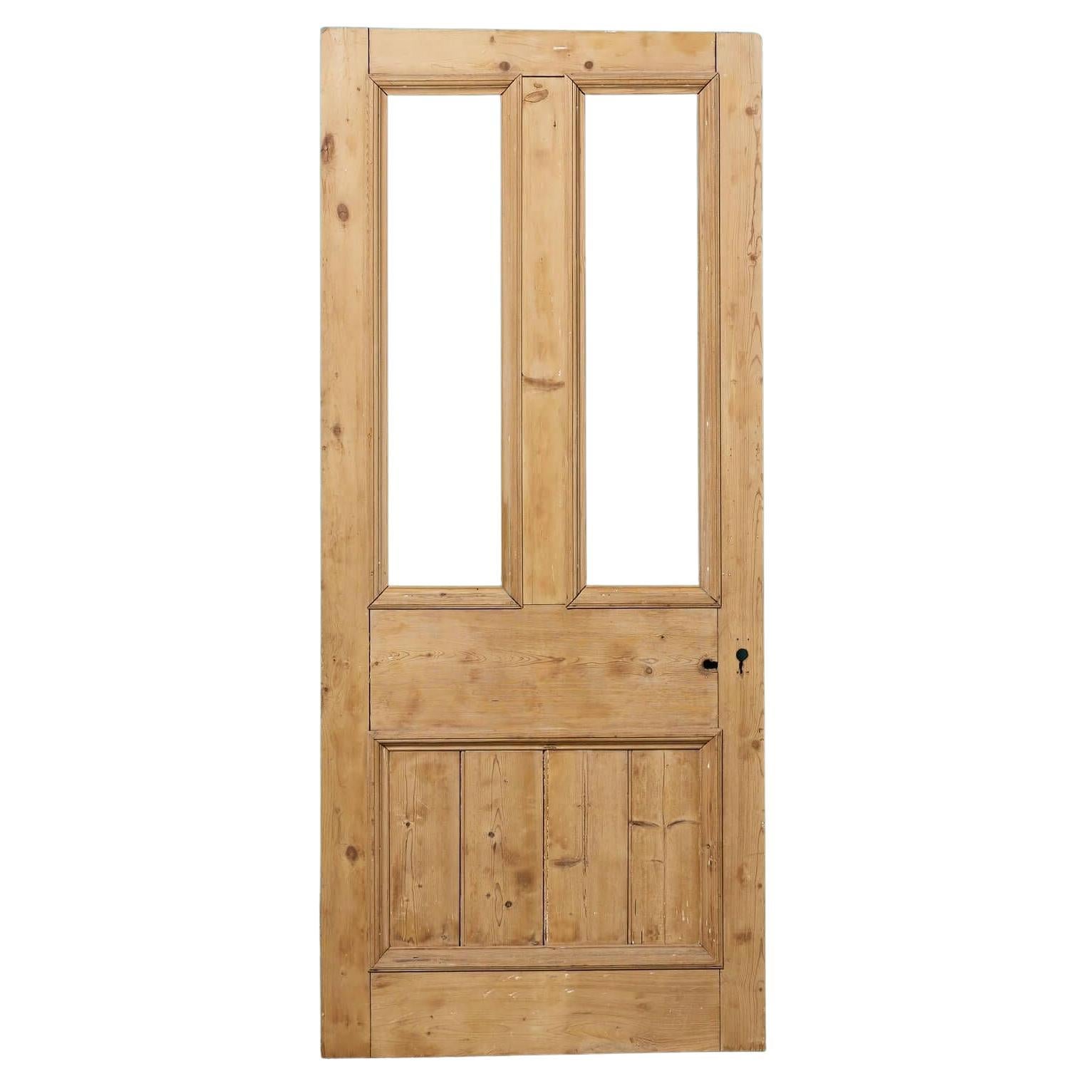 Porta in pino antico scrostato in vendita