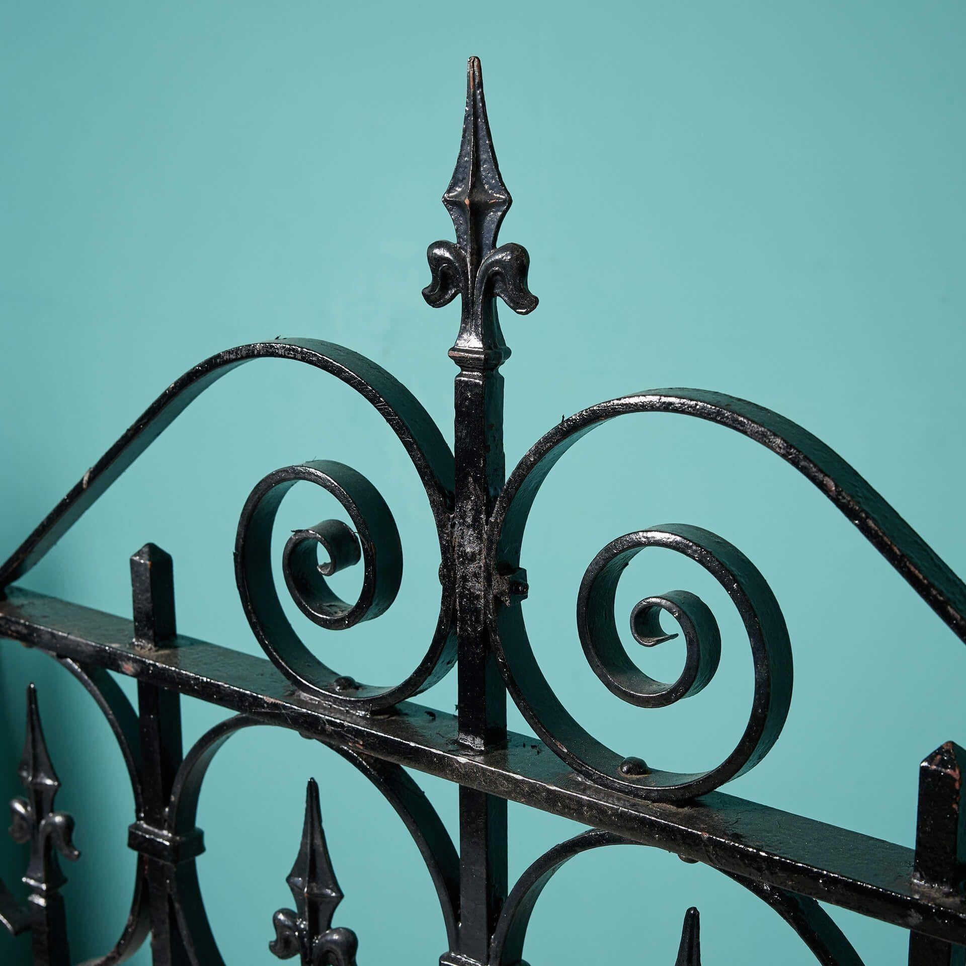 Reclaimed Tall & Narrow Wrought Iron Side Gate In Fair Condition For Sale In Wormelow, Herefordshire