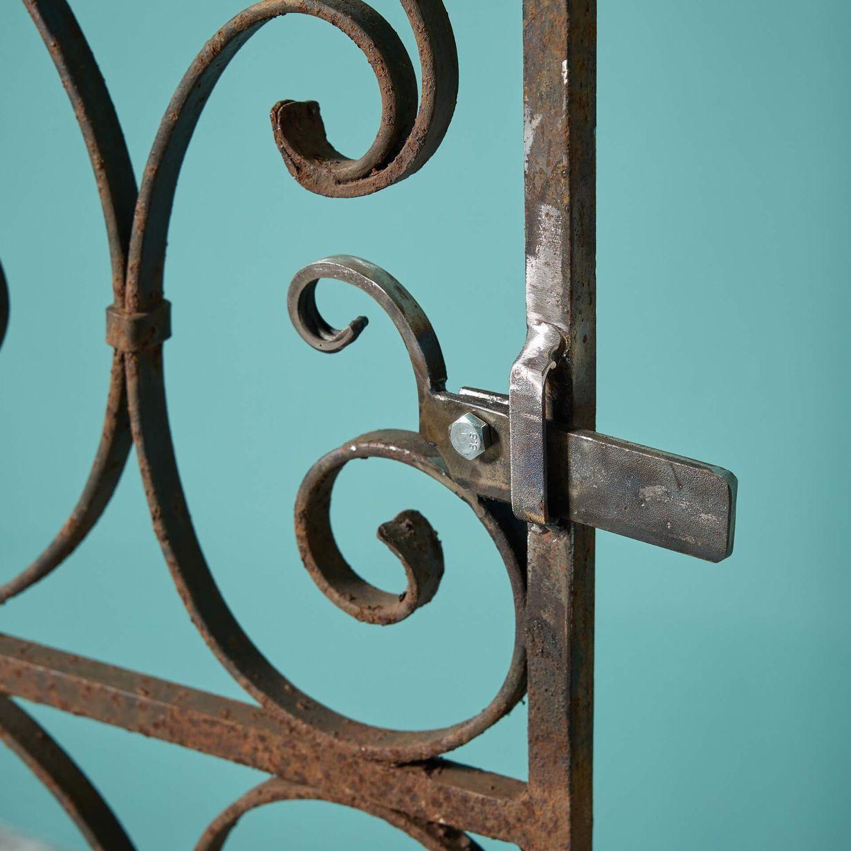 Reclaimed Tall & Narrow Wrought Iron Side Gate In Fair Condition For Sale In Wormelow, Herefordshire