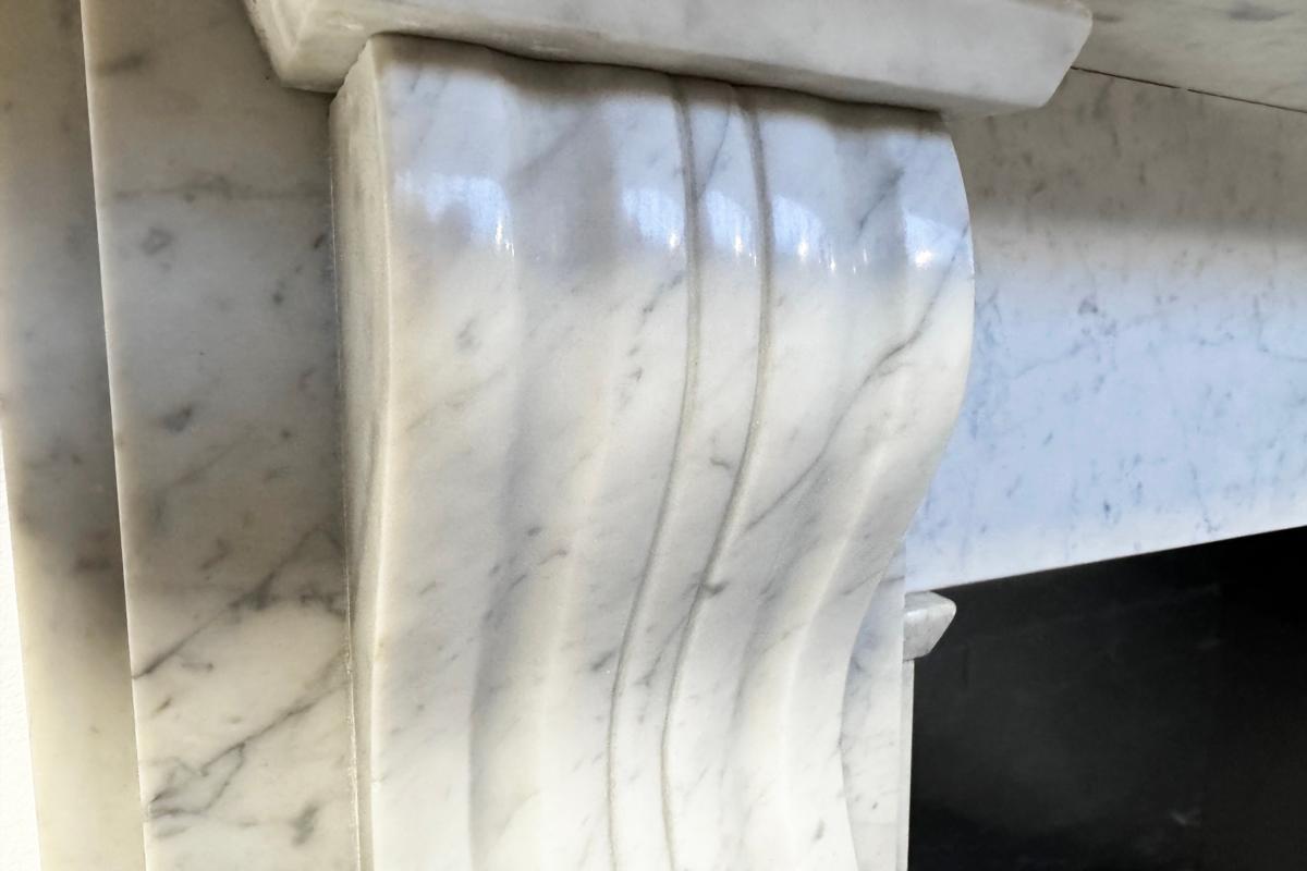 Reclaimed Victorian Corbelled Carrara marble fireplace surround For Sale 2