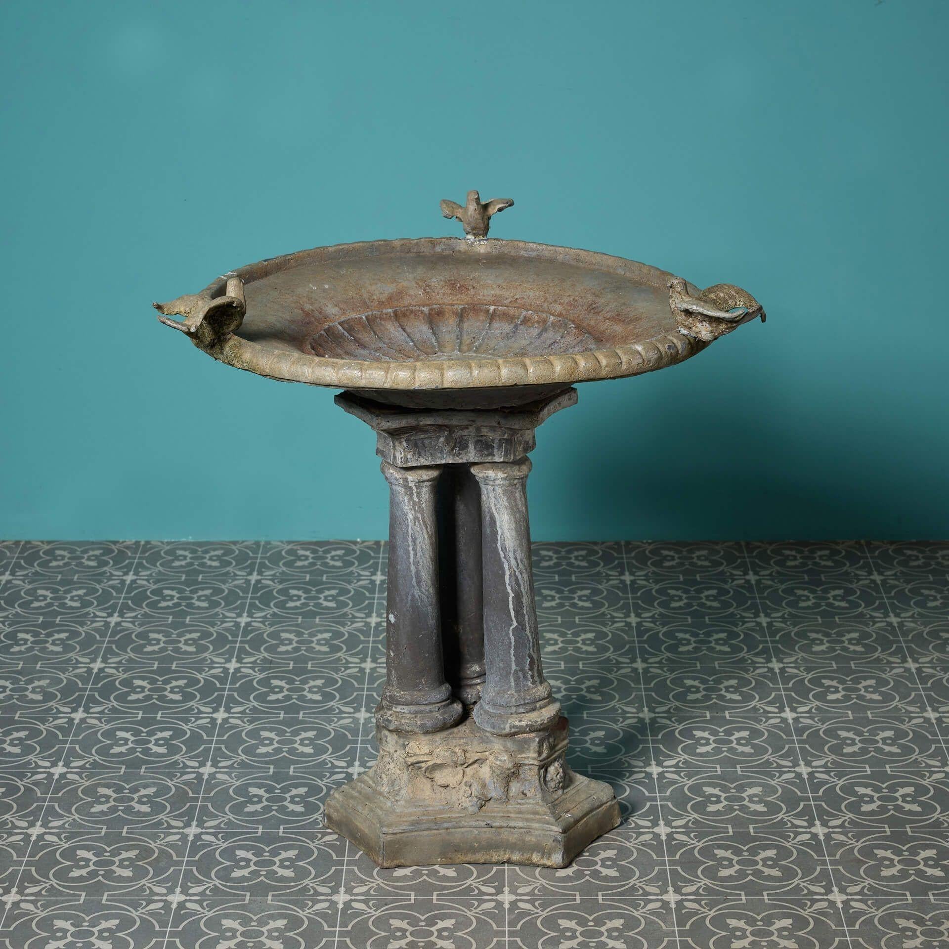 20ième siècle Bain d'oiseau en plomb récupéré de style victorien en vente