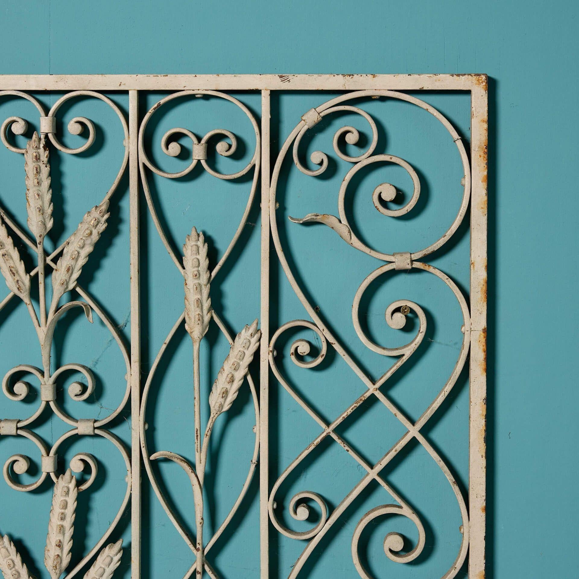 Reclaimed Victorian Wrought Iron Panel In Fair Condition For Sale In Wormelow, Herefordshire