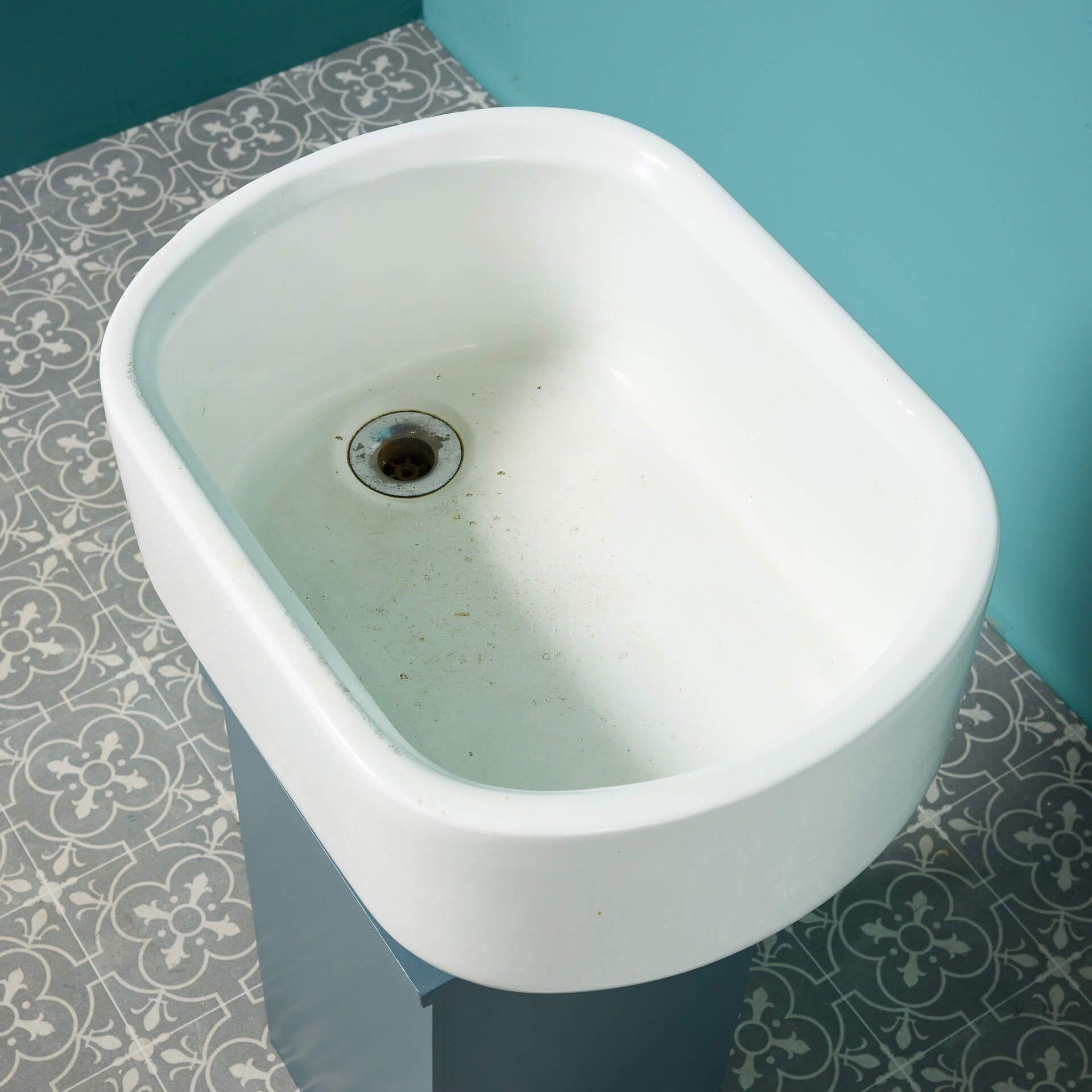 Belfaster Waschbecken aus weißem Porzellan, aufgearbeitet (Moderne der Mitte des Jahrhunderts) im Angebot