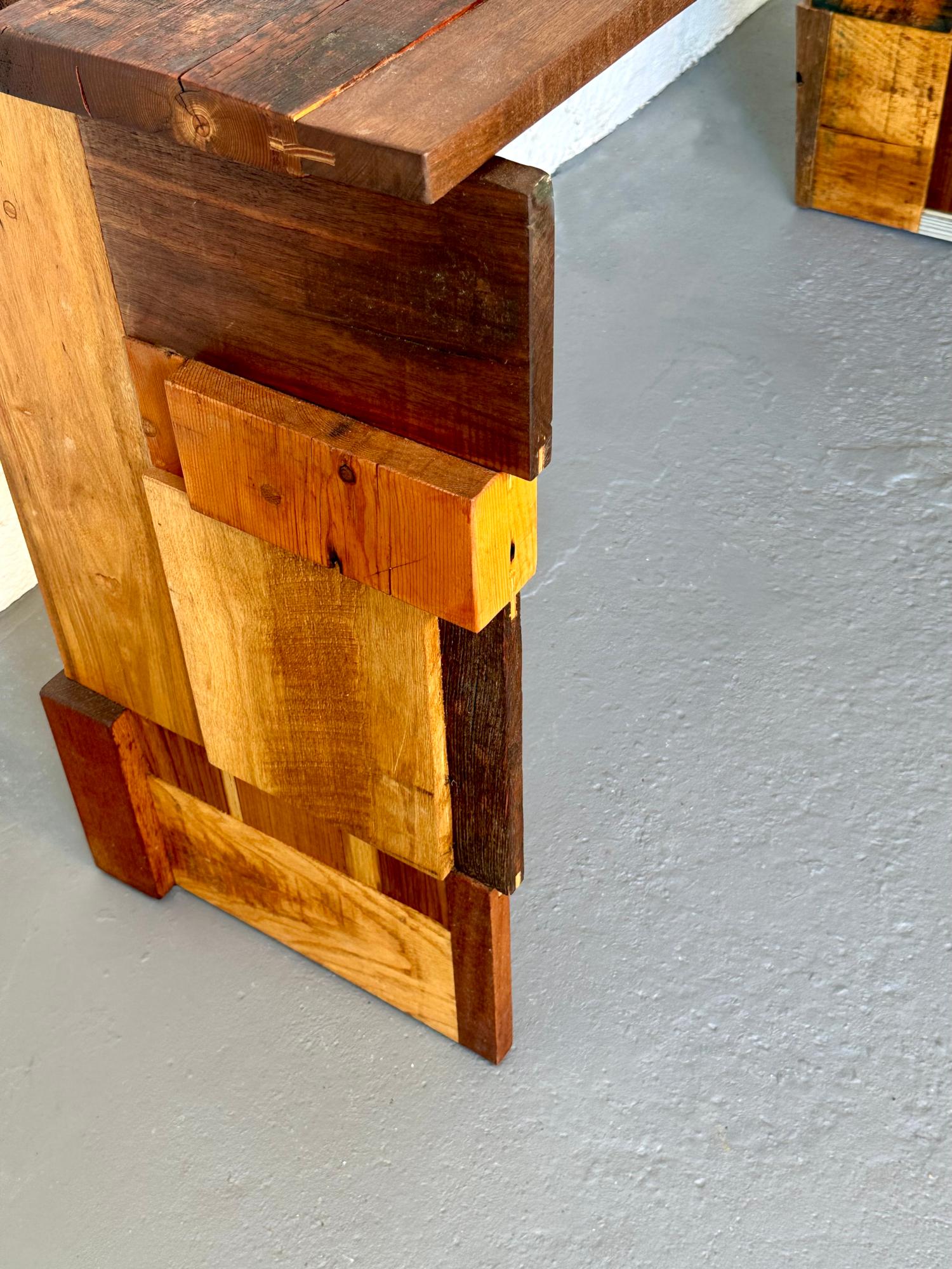 Reclaimed Wood Block Console Table Designed and Handcrafted by Rafael Calvo im Zustand „Neu“ im Angebot in Miami, FL