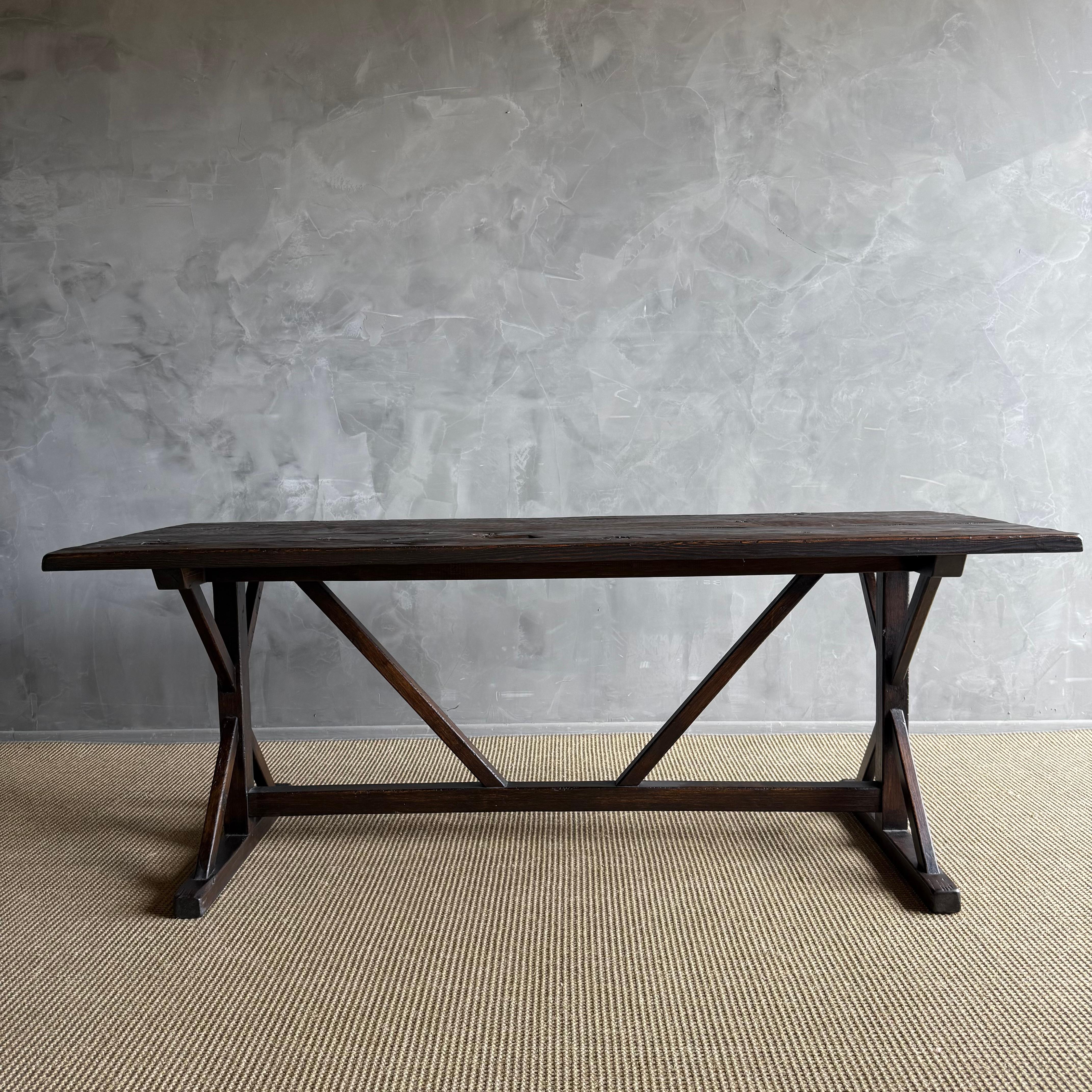 Table de salle à manger en bois recyclé teinté noyer foncé en vente 12