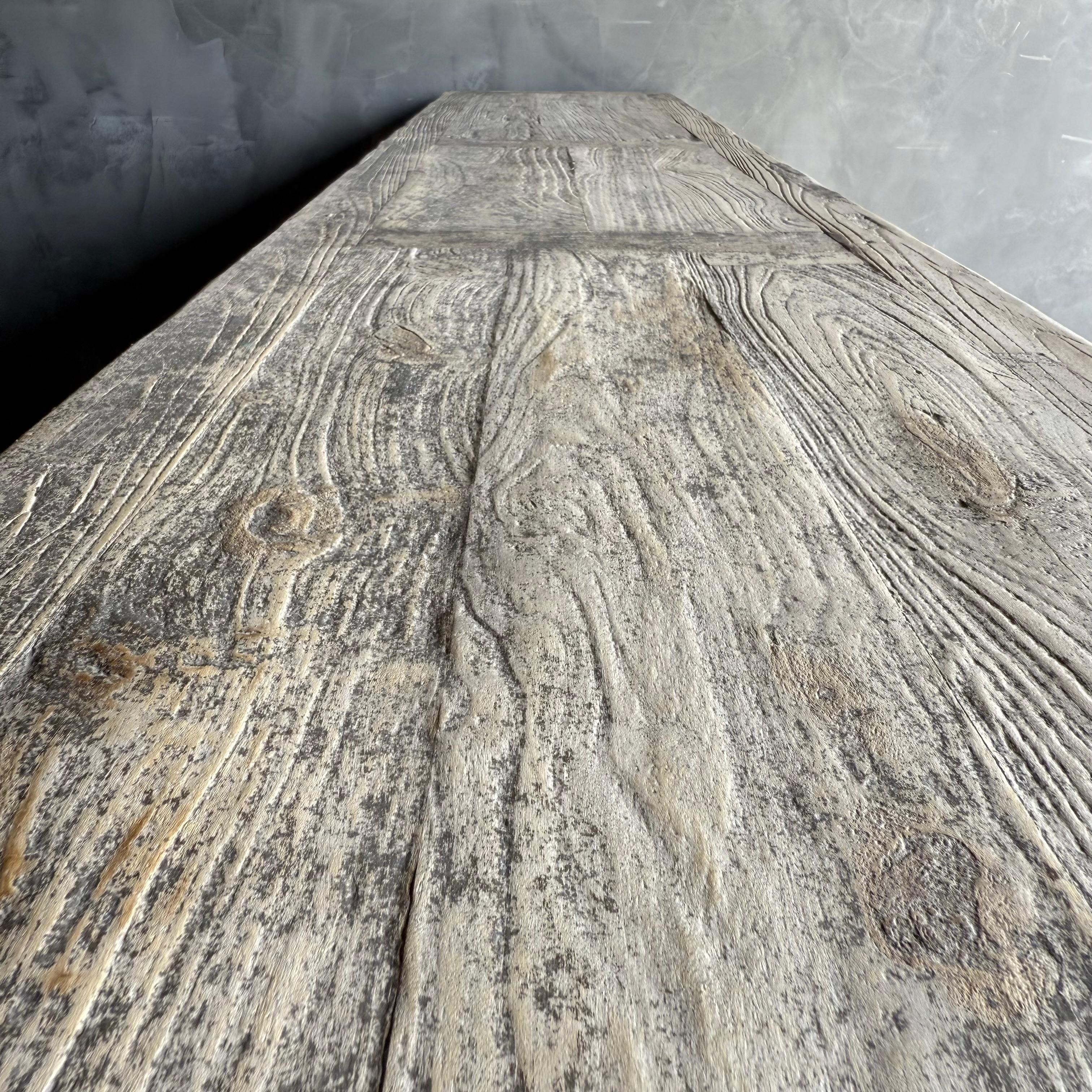 Cassettone o credenza in legno di recupero unico nel suo genere con finitura patinata in vendita 13