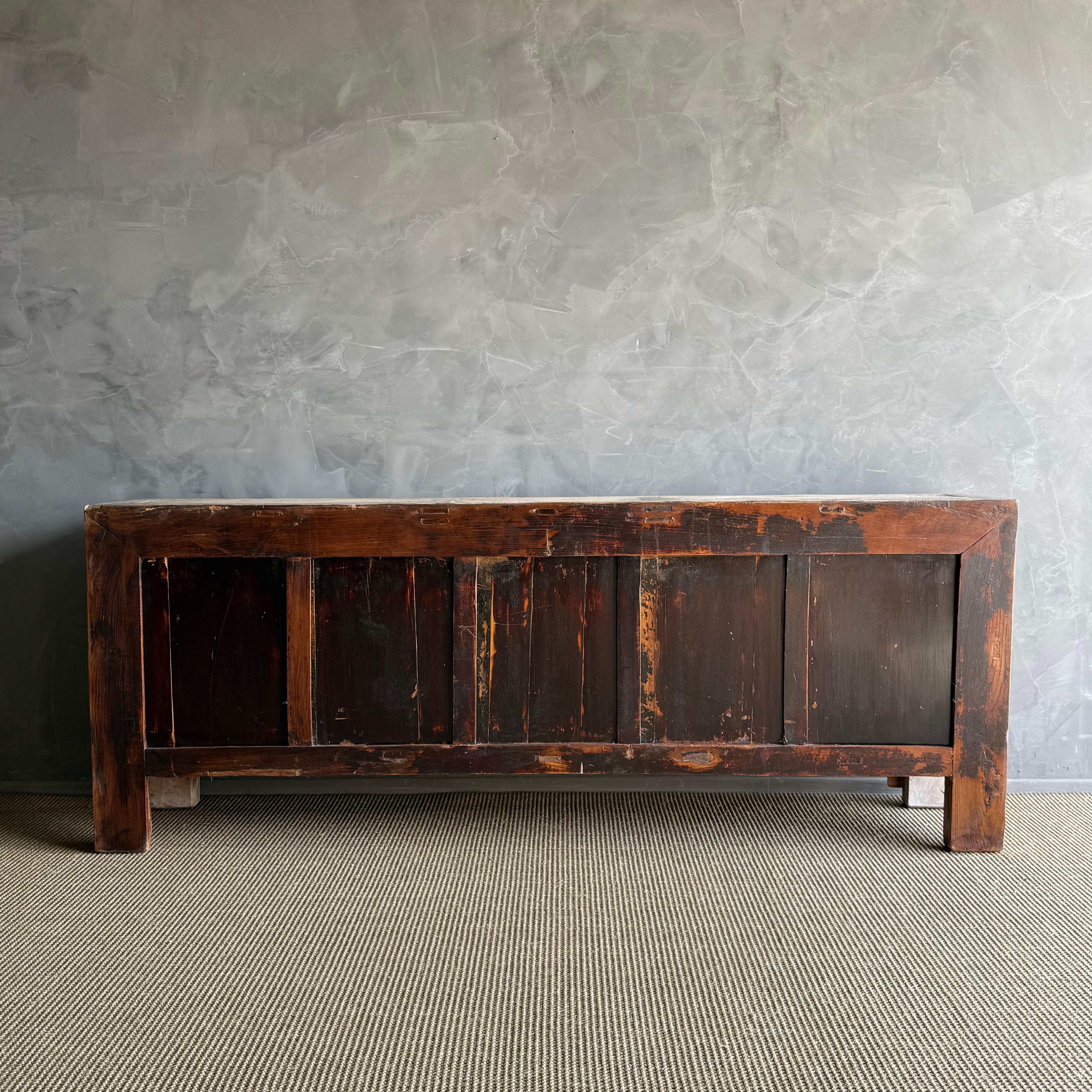 Cassettone o credenza in legno di recupero unico nel suo genere con finitura patinata in vendita 14