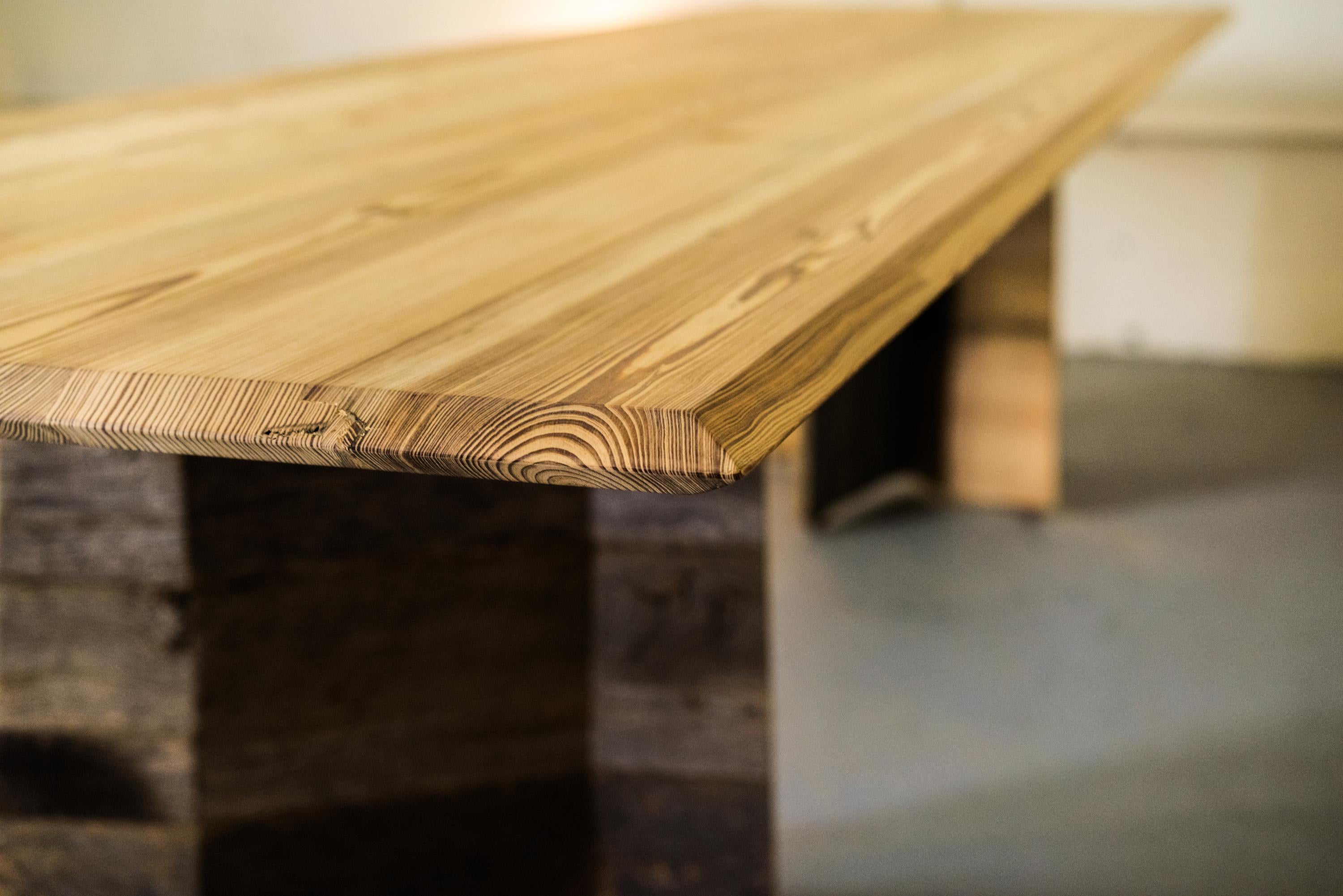 Fait main Reclaimed Wood Organica Table, Designed and Handcrafted by Rafael Calvo en vente