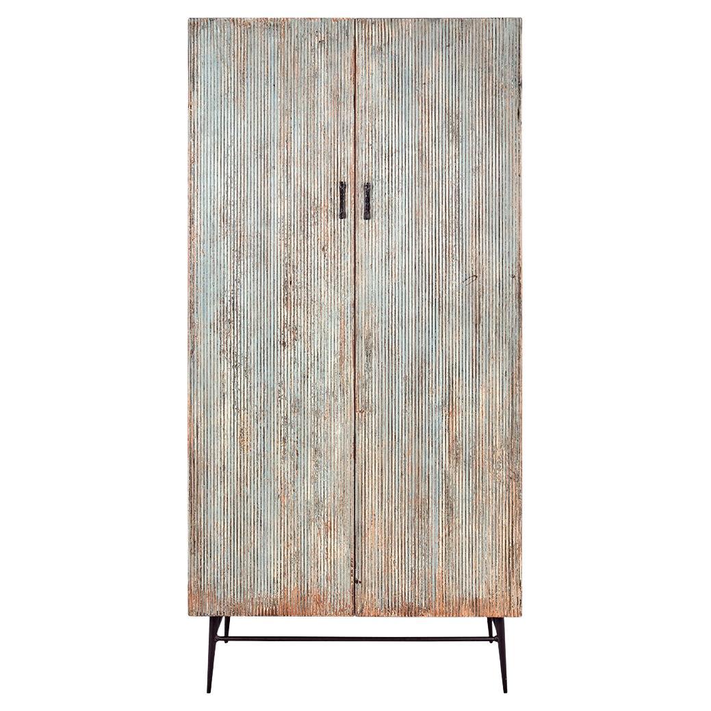 Reededed-Schrank aus Altholz in Originalfarbe mit Patina