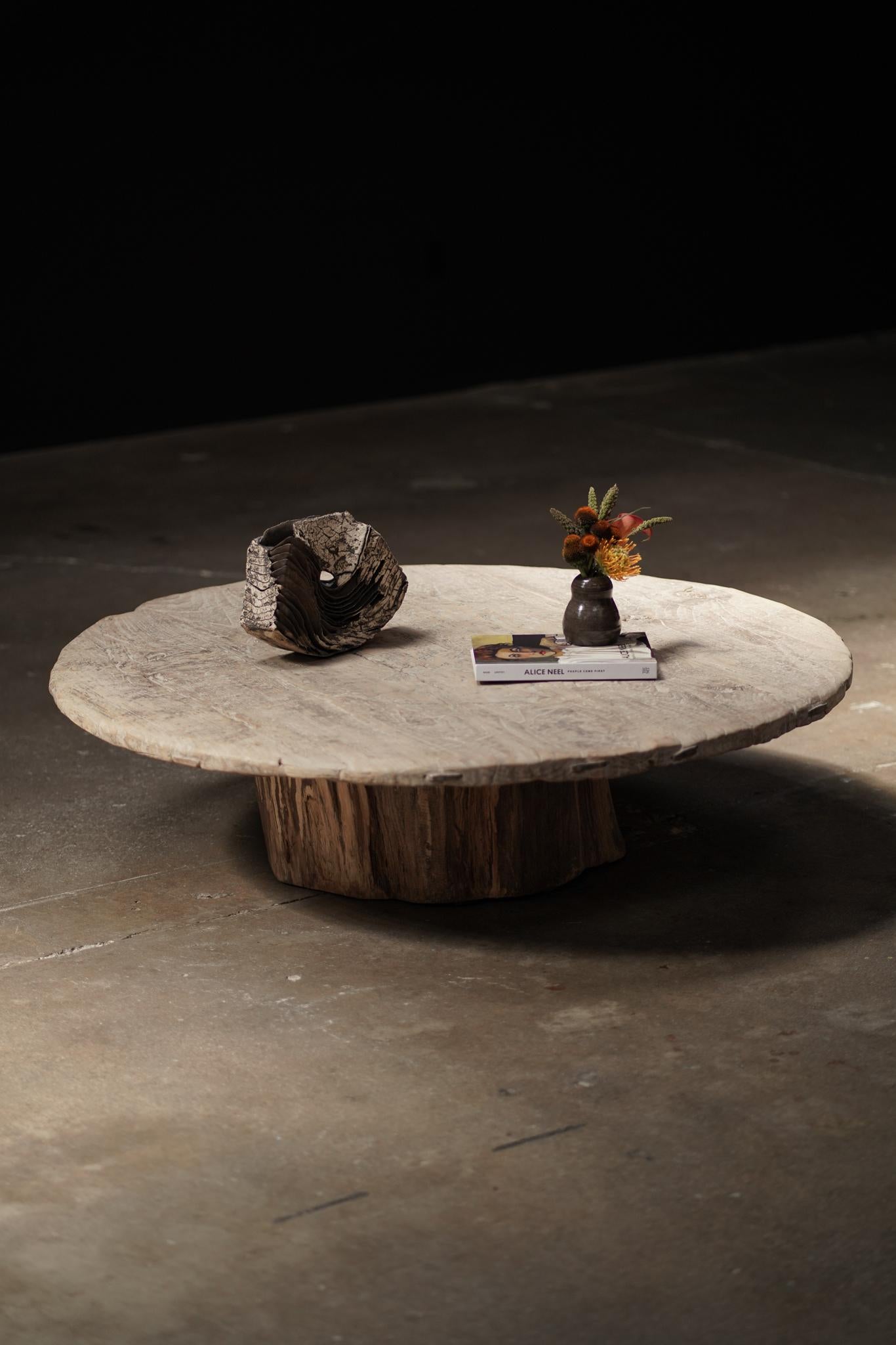 Tavolino da caffè rotondo in Wood Reclaimed Wood In condizioni buone in vendita a Los Angeles, CA