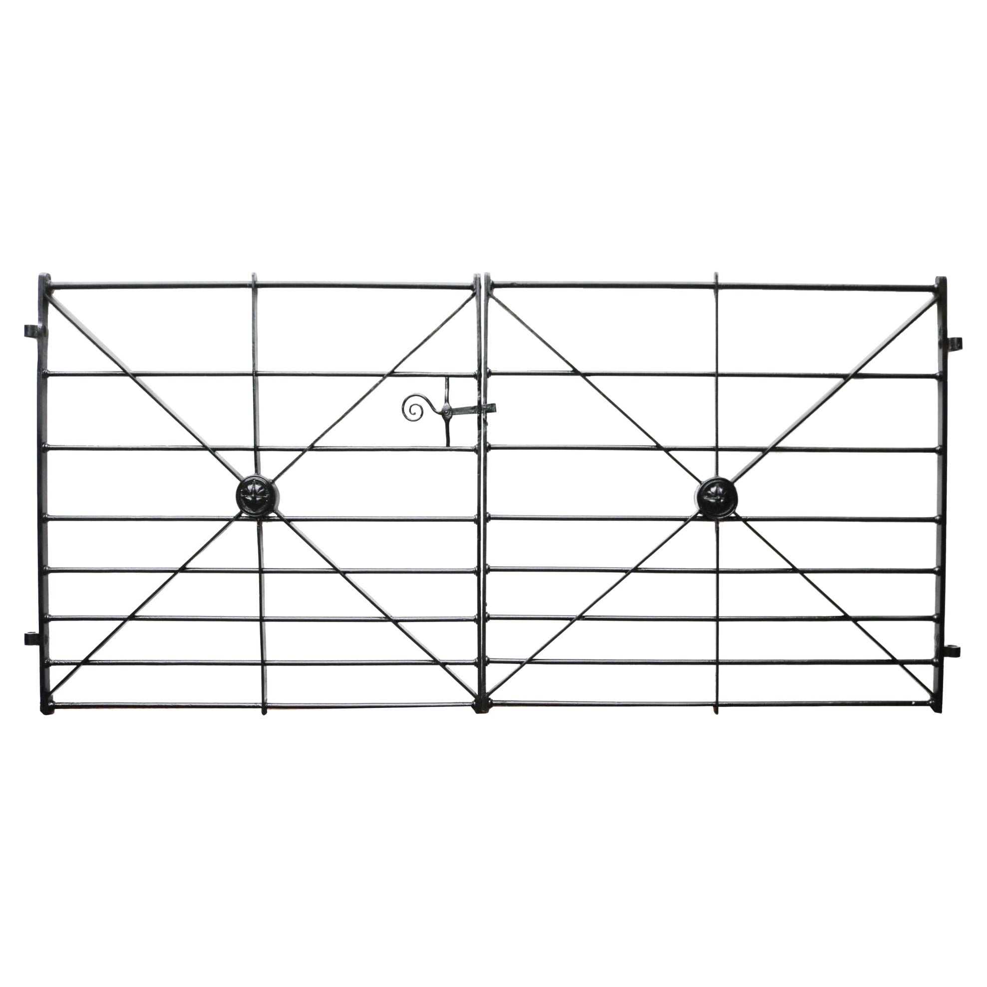 Cancelli in ferro battuto recuperati 10'6″ / 322 cm