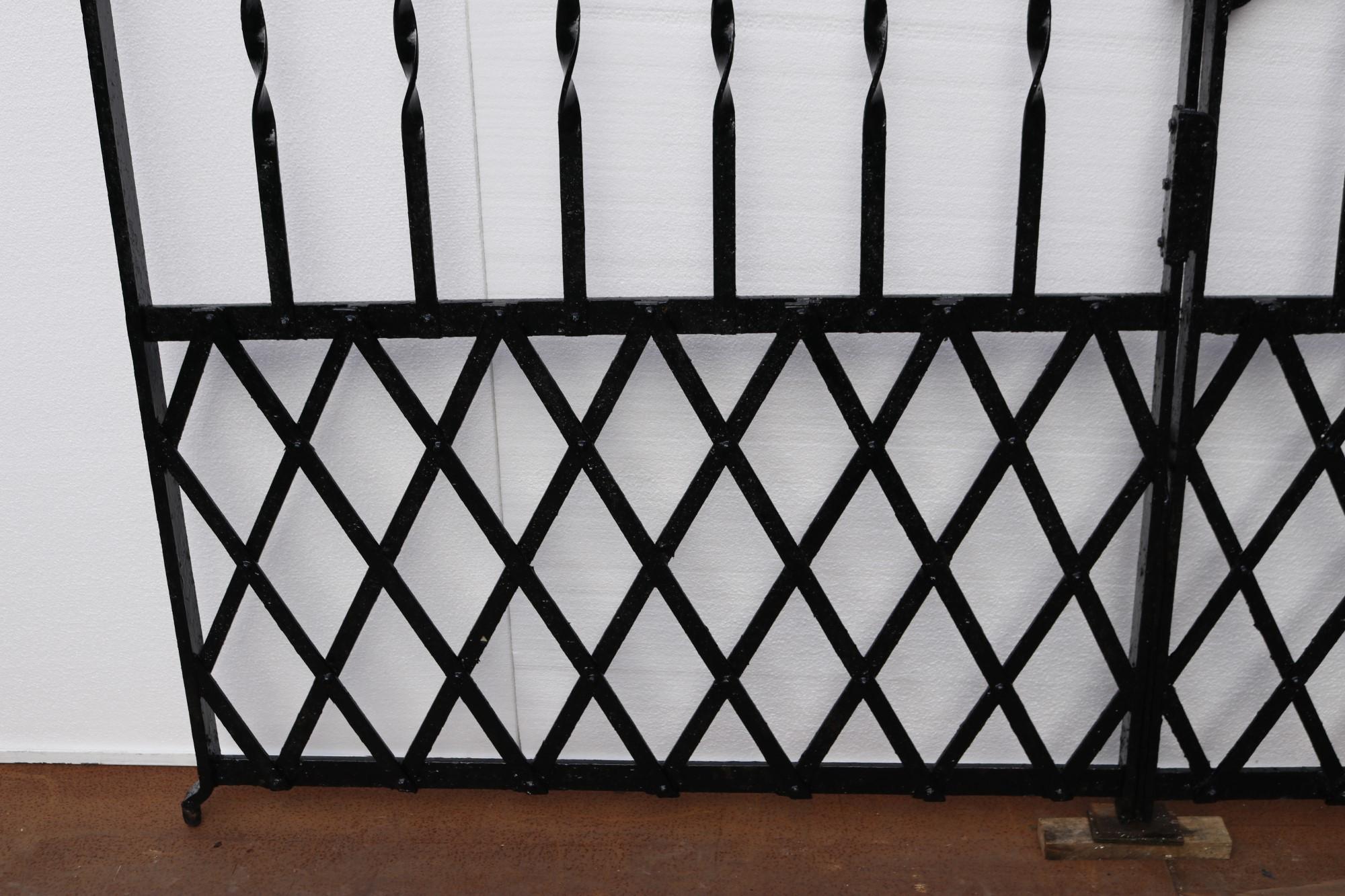 Reclaimed Wrought Iron Gates In Fair Condition For Sale In Wormelow, Herefordshire