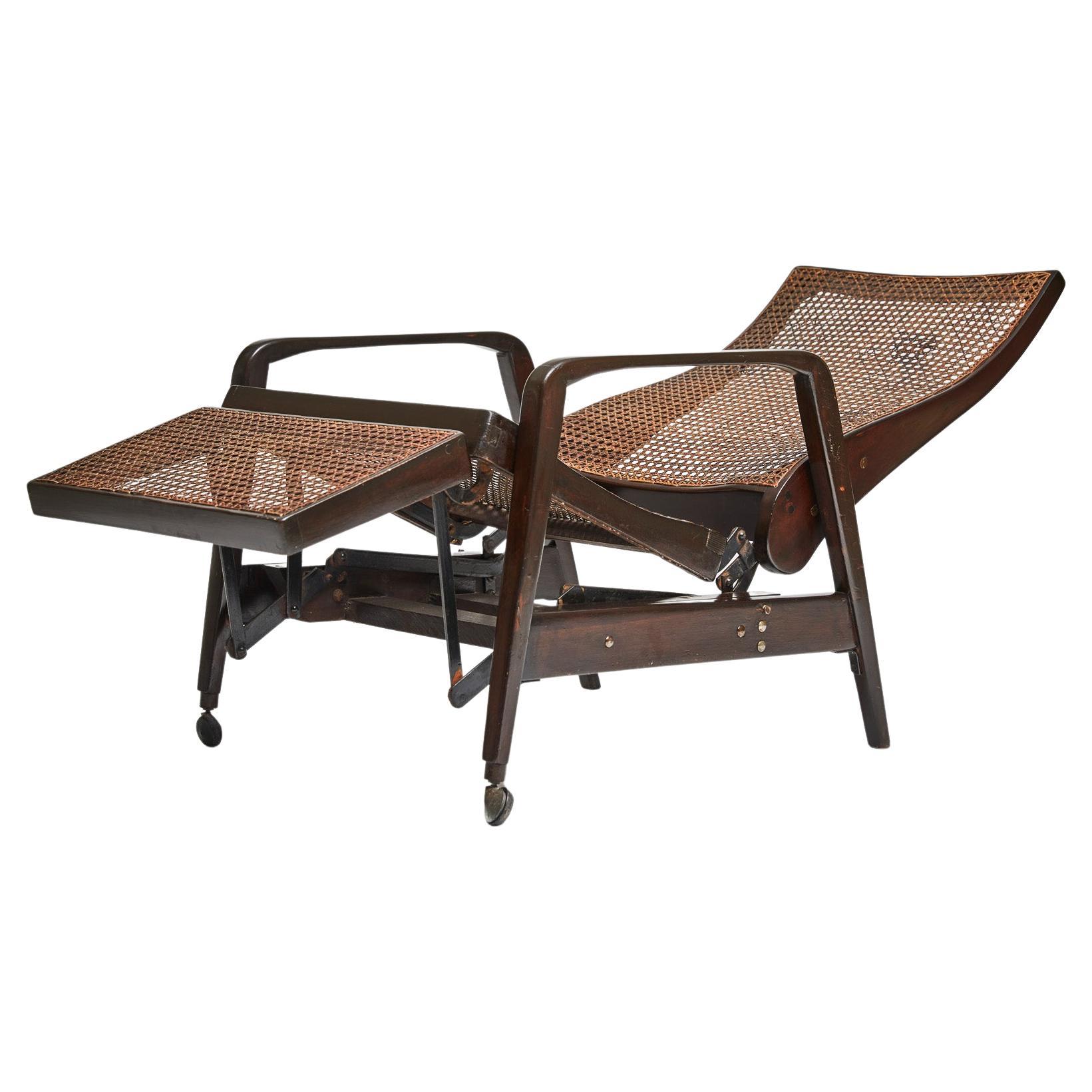 Brazilian Mid-Century Modern Sun Deck Chaise in Hardwood & Cane by Walter Gerdau, Brazil For Sale