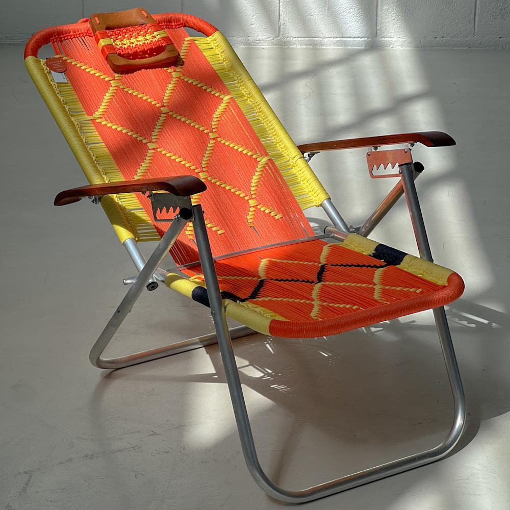 Brazilian Reclining beach arm chair Japú - Trama 2 - Outdoor area - Dengô Brasil For Sale