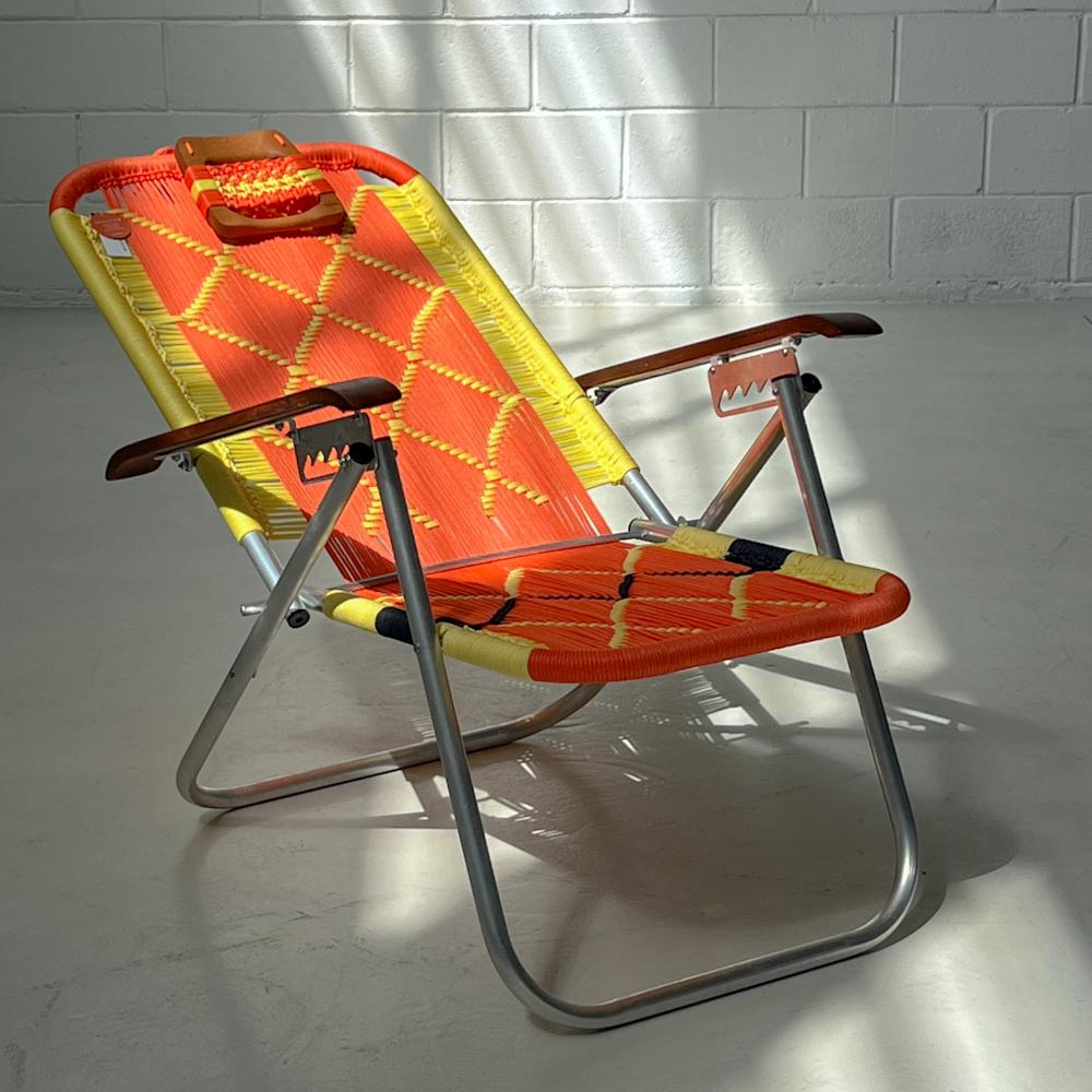 Engraved Reclining beach arm chair Japú - Trama 2 - Outdoor area - Dengô Brasil For Sale