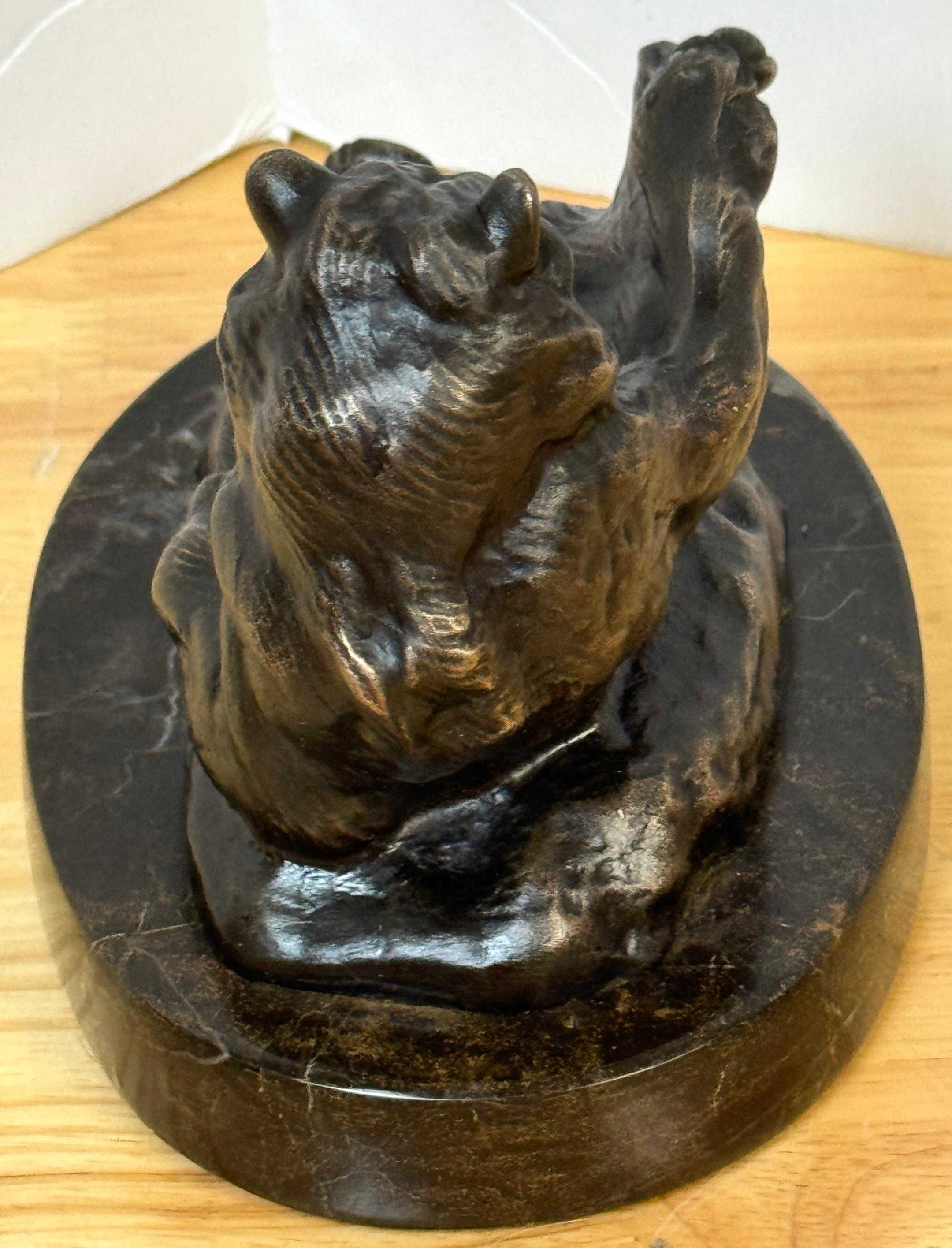 Oso reclinado, Escultura de bronce Después de, Antoine-Louis Barye en venta 8