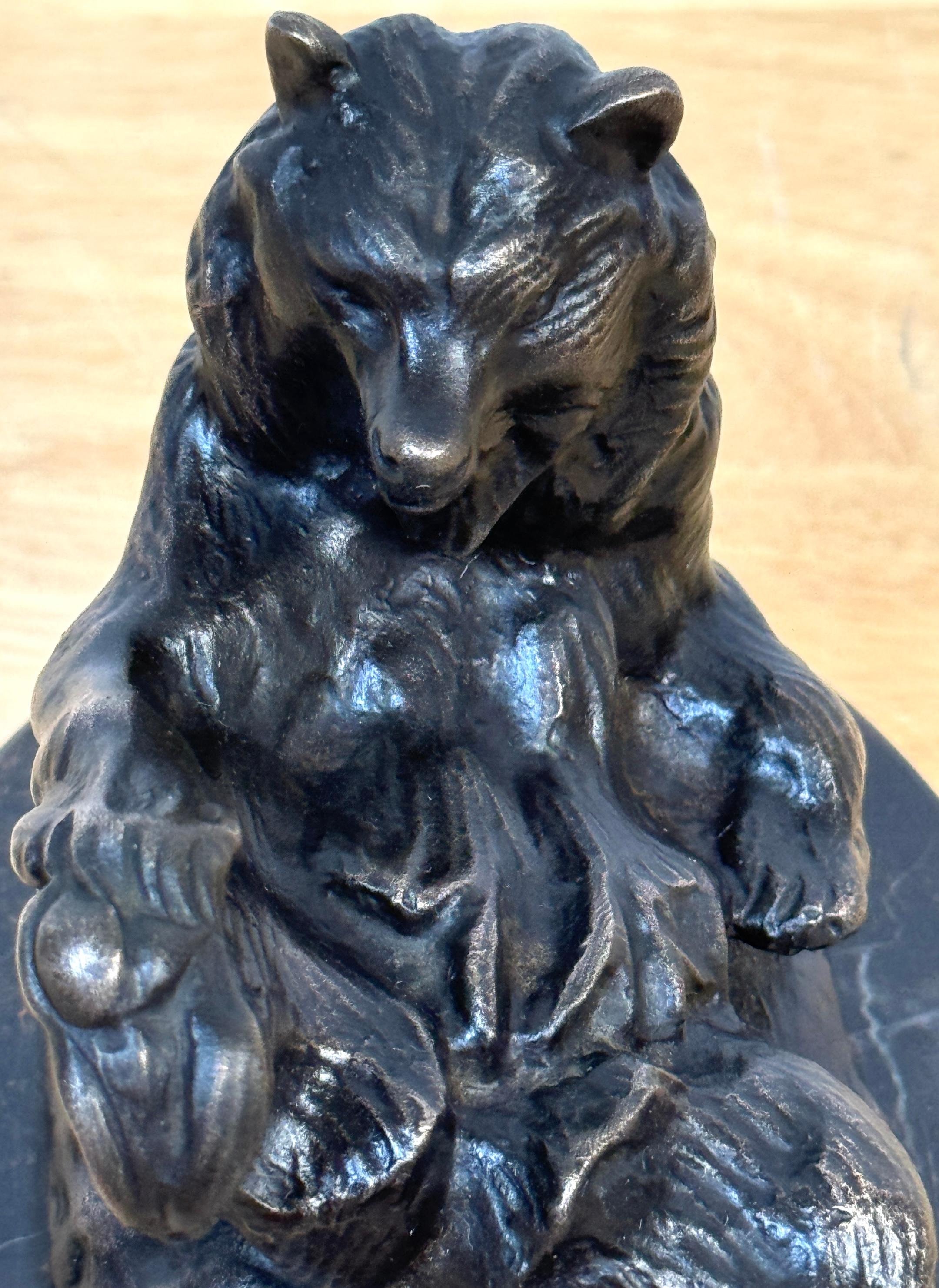 Oso reclinado, Escultura de bronce Después de, Antoine-Louis Barye en venta 2