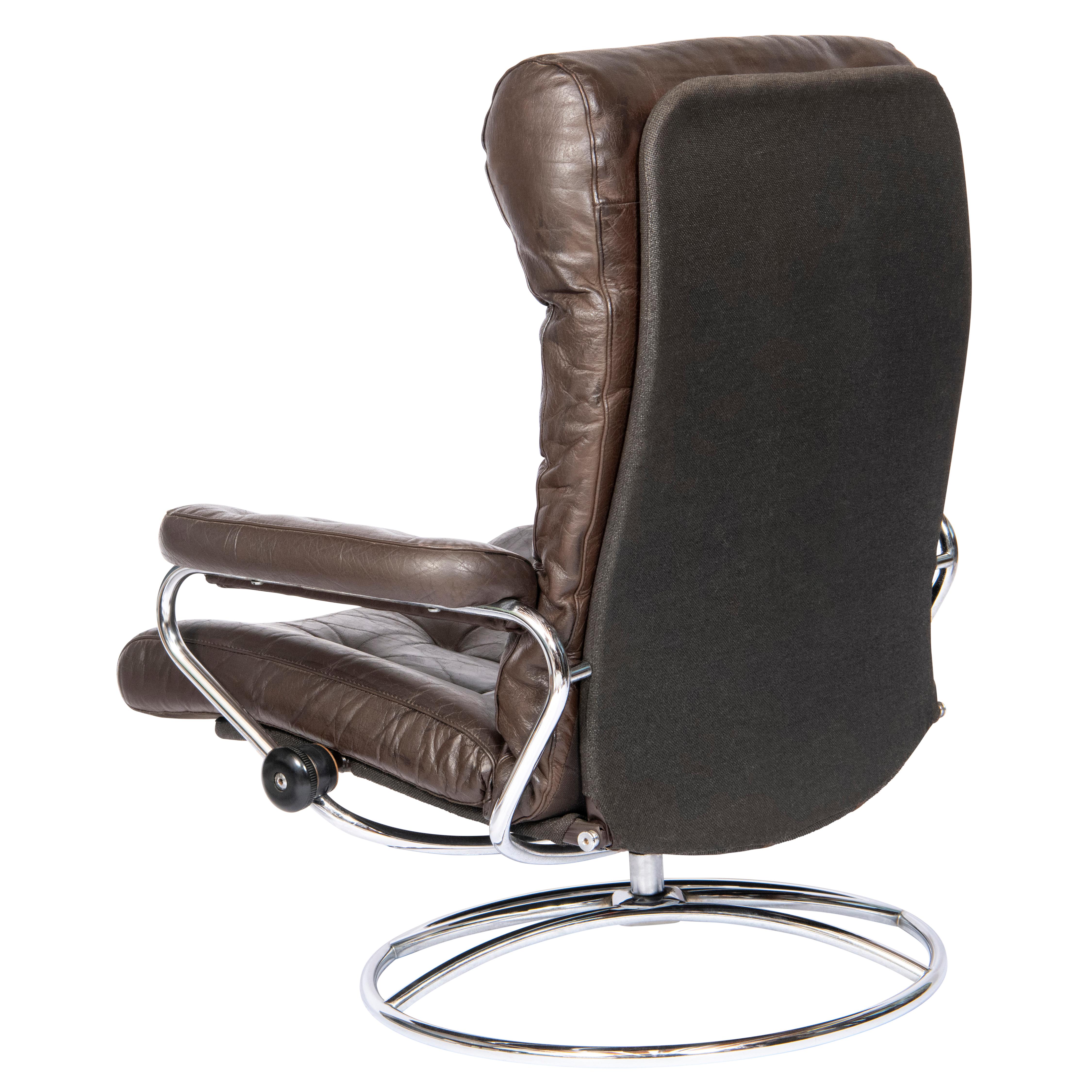 Fin du 20e siècle Chaise inclinable et tabouret de pied, Norvège vers 1970 en vente