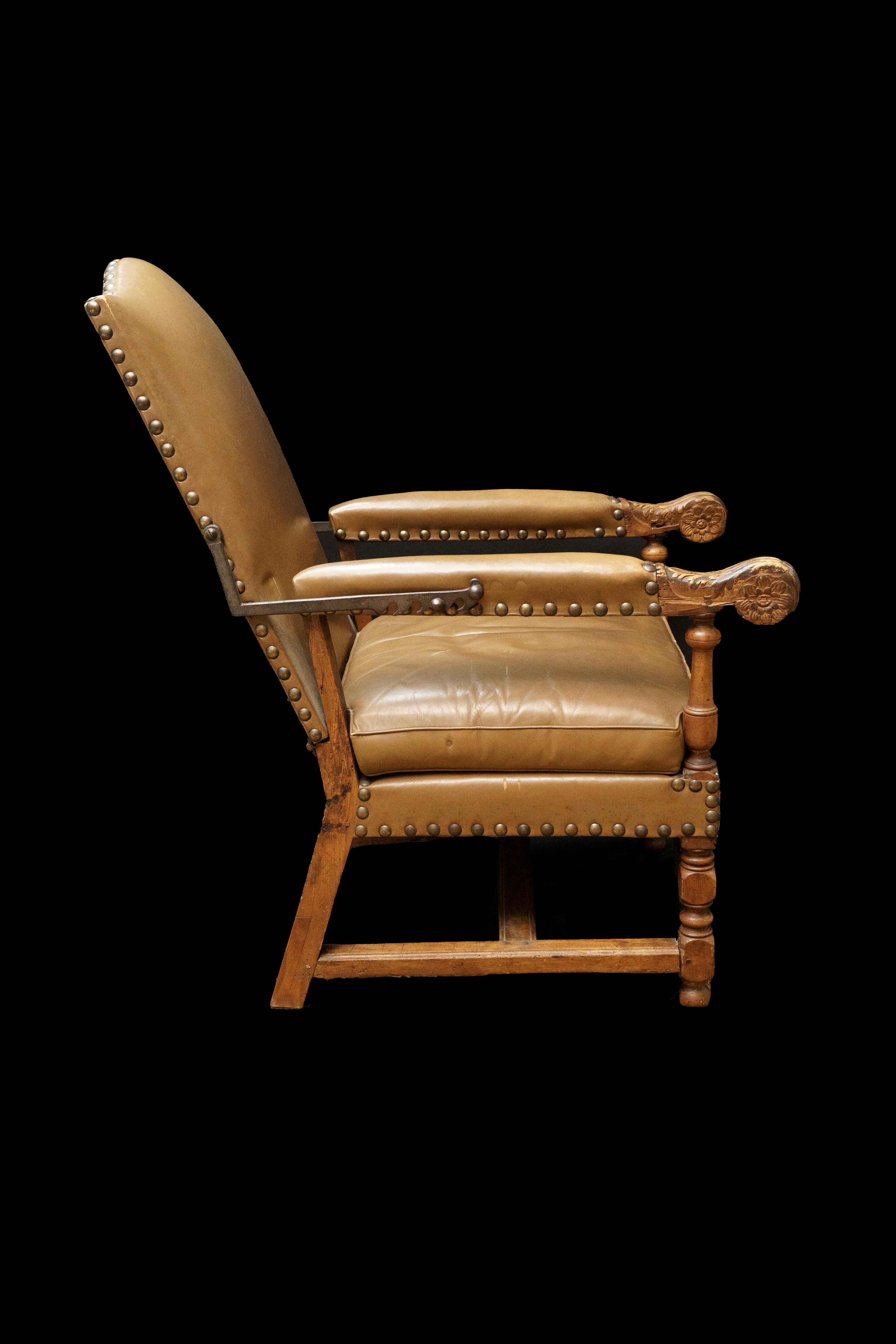 Rare Reclining Chair Louis XIV In Excellent Condition For Sale In New York, NY