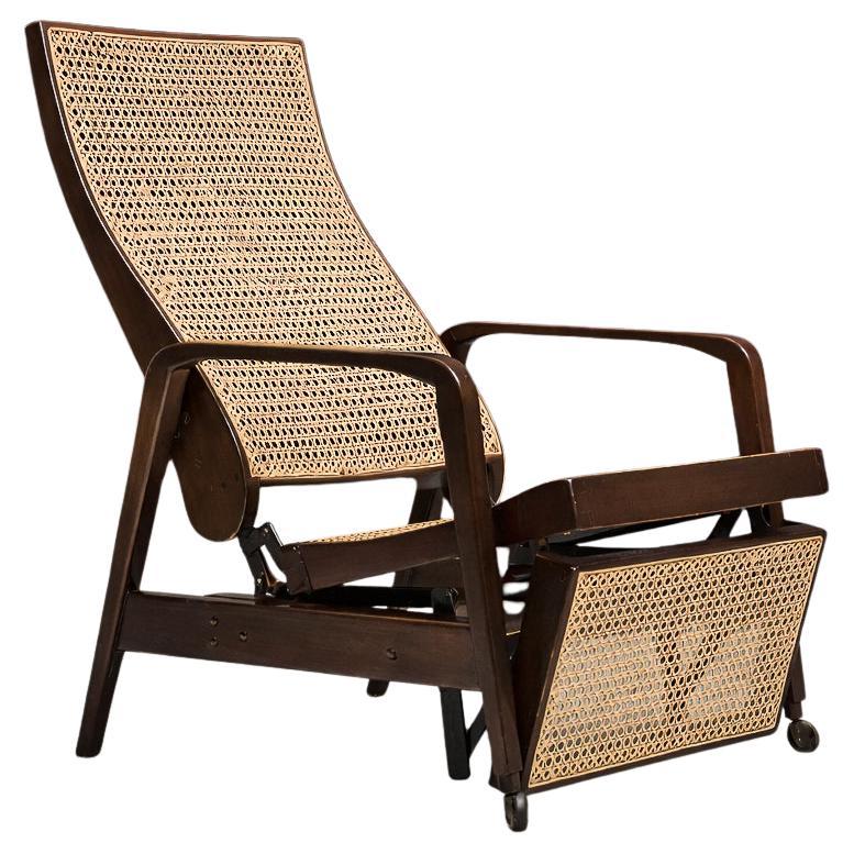 What is a chaise recliner?