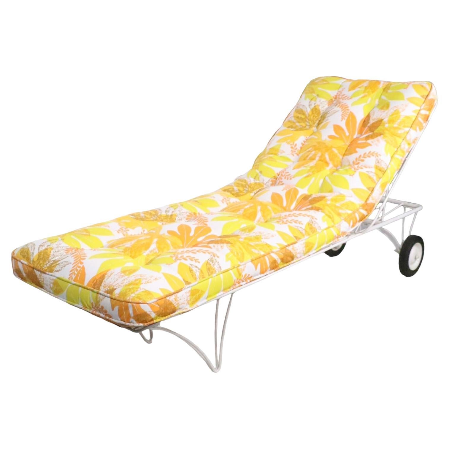 Reclining Daybed Poolside Garden Patio Chaise Lounge by Homecrest C 1950/1960s