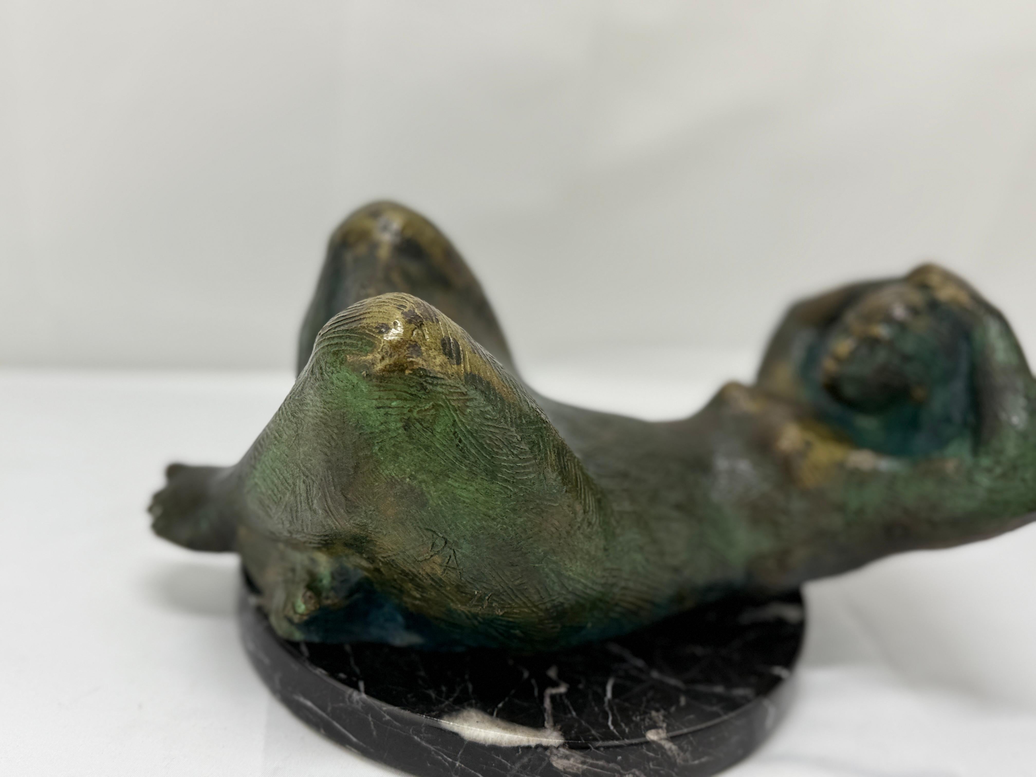 Bronzo Scultura in bronzo di nudo femminile reclinato - firmata D. A. 71' in vendita