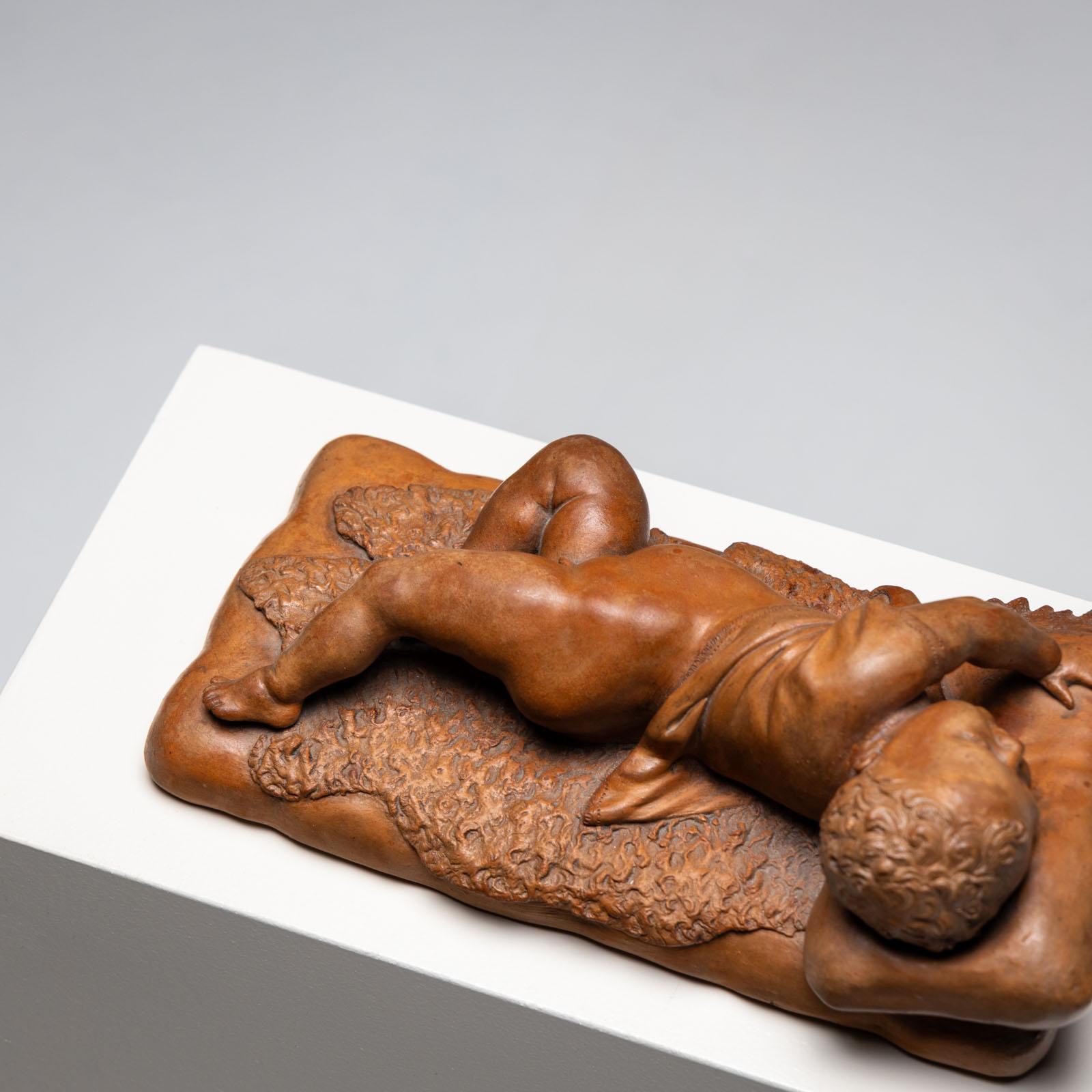 Reclining infant in terracotta, sign. F. Sans, probably Spain, Late 19th century For Sale 5