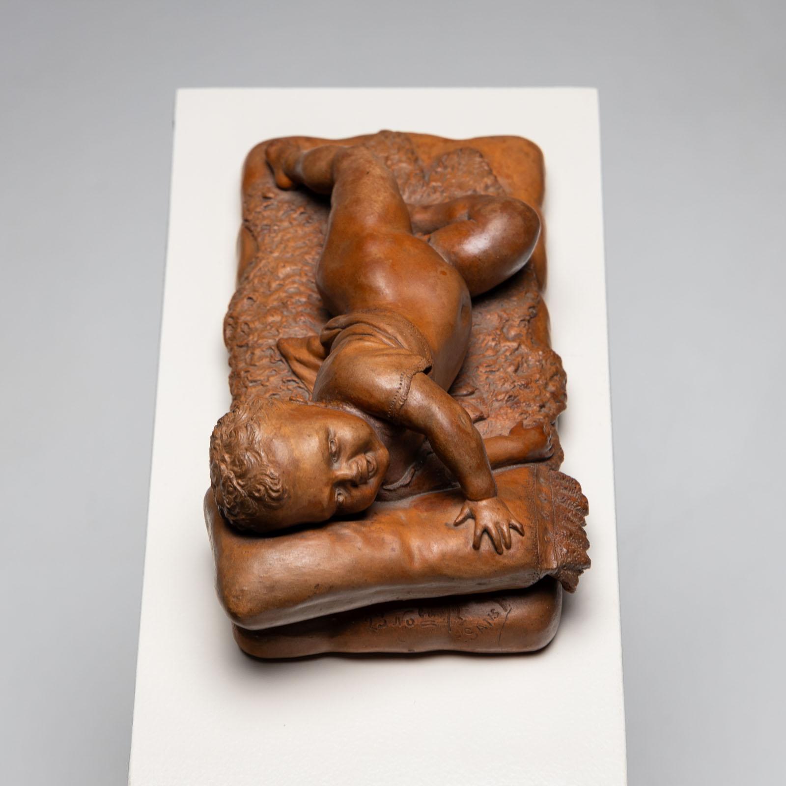 Reclining infant in terracotta, sign. F. Sans, probably Spain, Late 19th century For Sale 2
