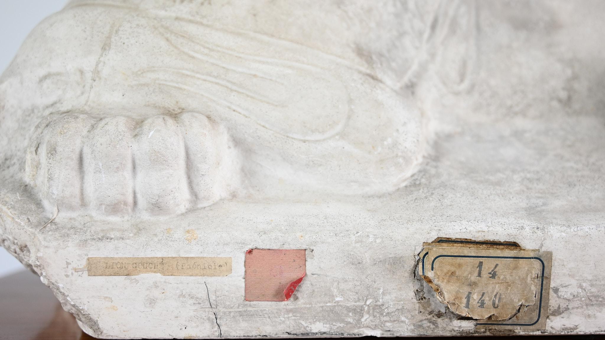 Reclining lion, vintage reproduction in plaster. France, C.1970 11