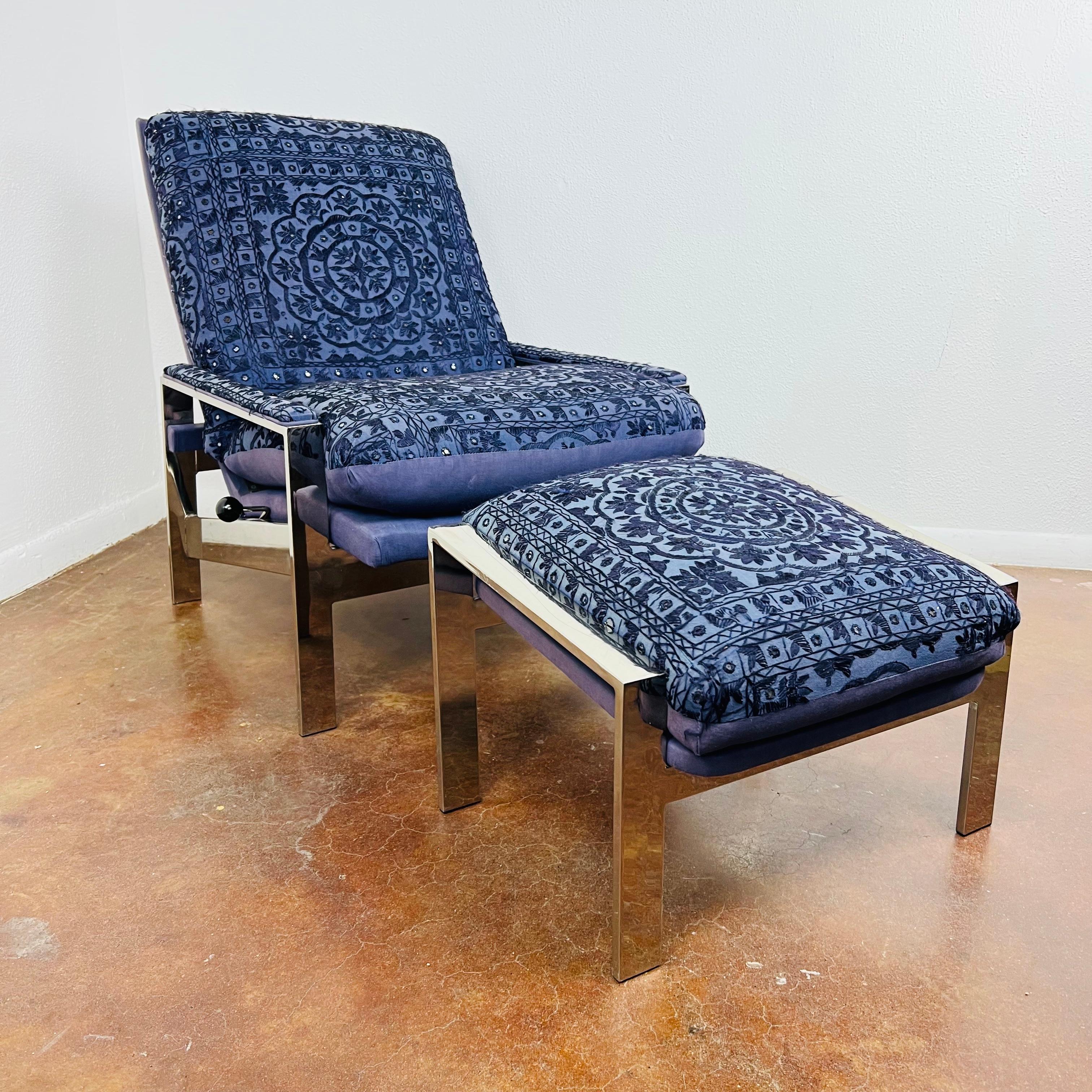 Reclining Lounge Chair and Ottoman in the Style of Milo Baughman For Sale 4