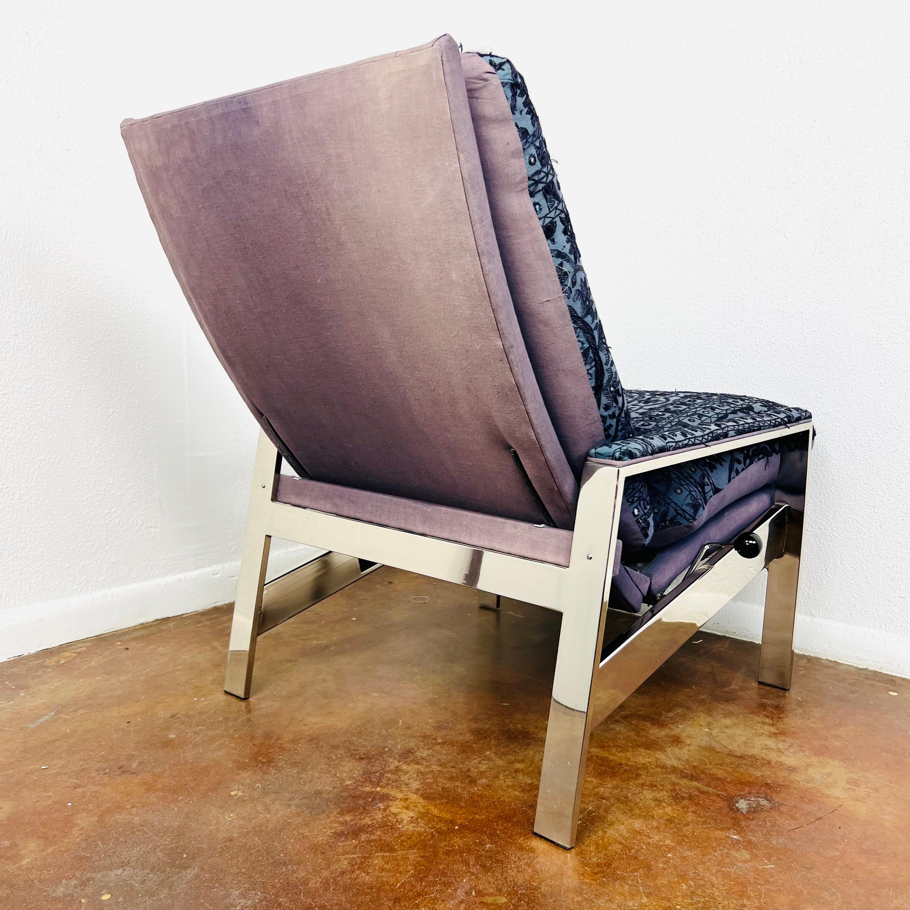 Reclining Lounge Chair and Ottoman in the Style of Milo Baughman For Sale 5