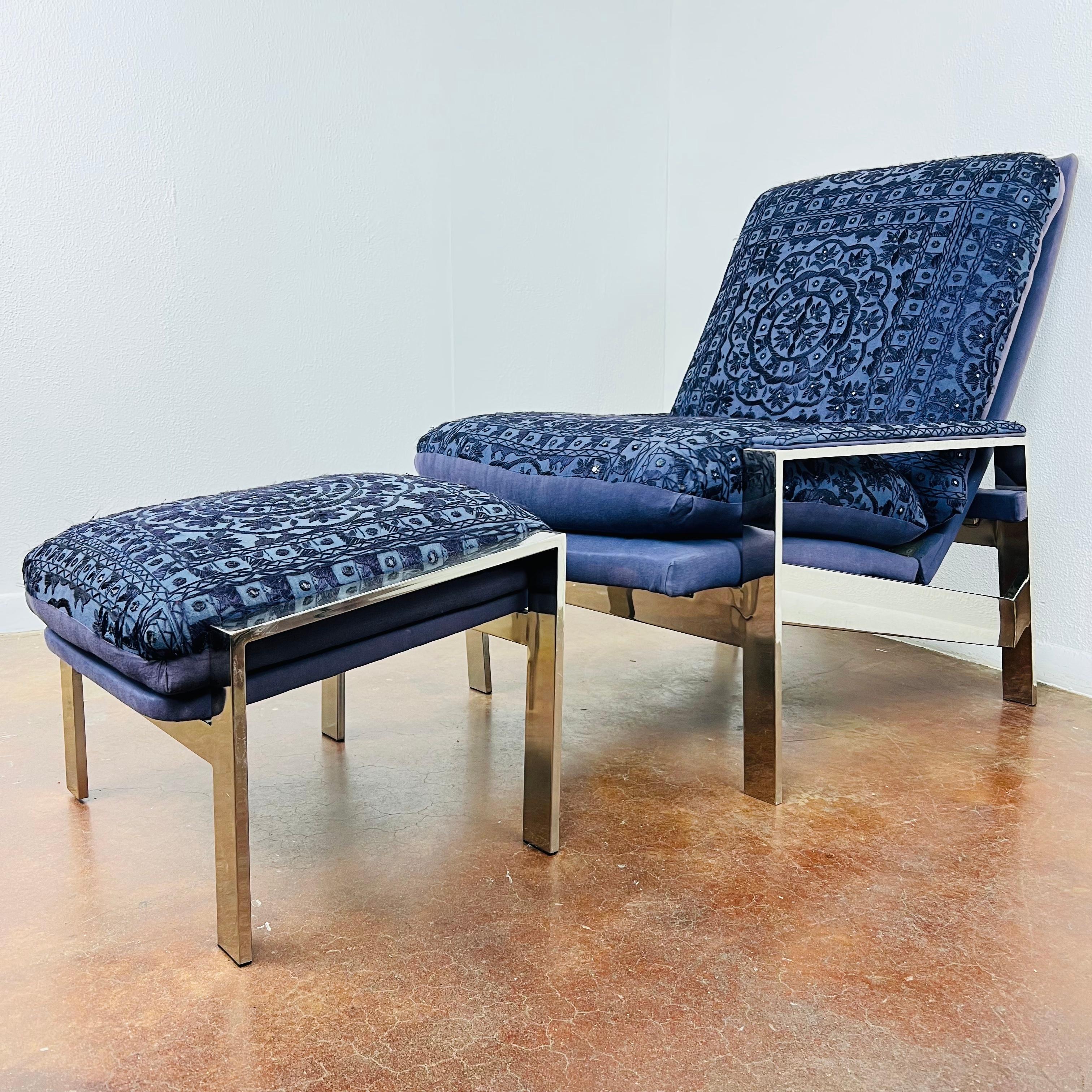 Mid-Century Modern Reclining Lounge Chair and Ottoman in the Style of Milo Baughman For Sale