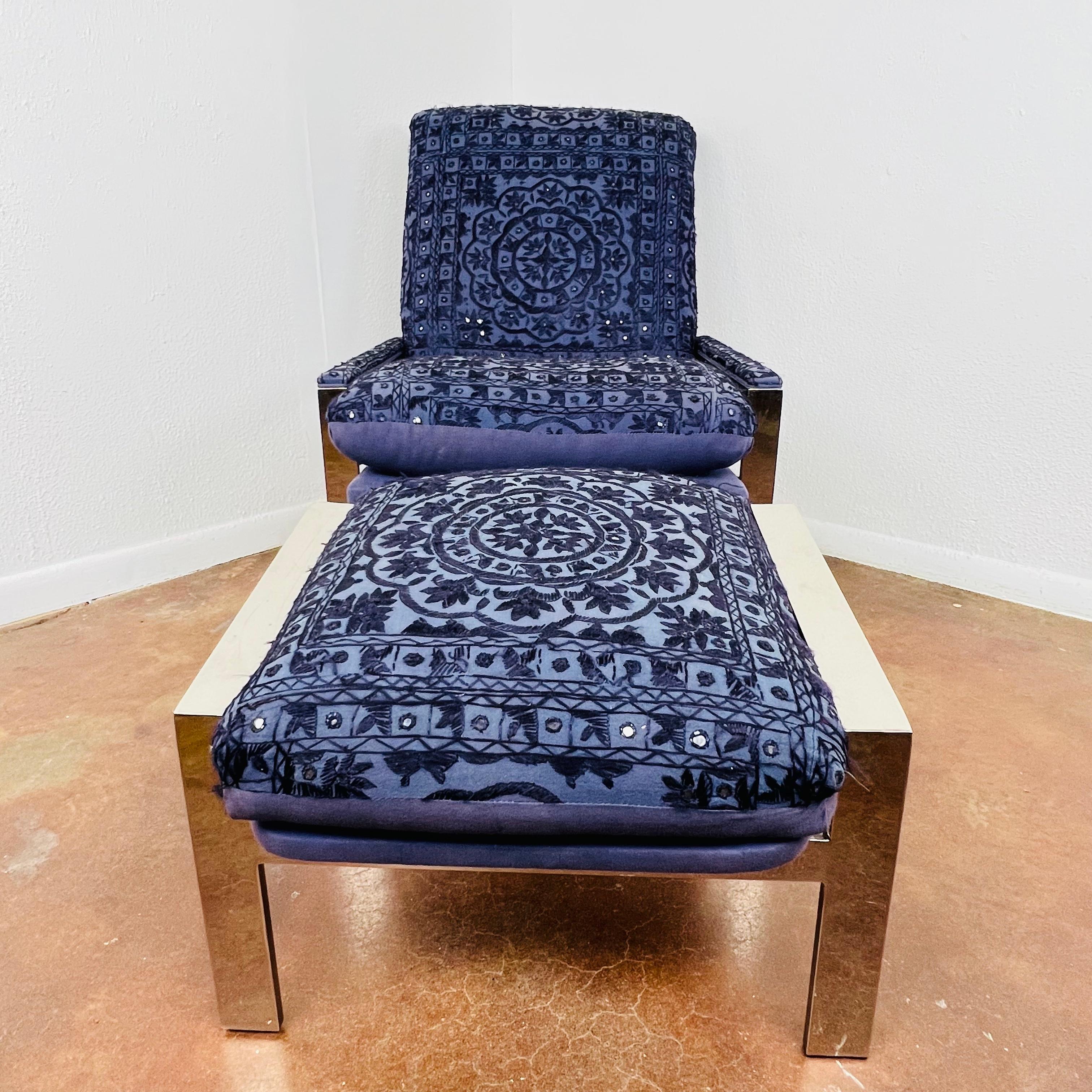 Late 20th Century Reclining Lounge Chair and Ottoman in the Style of Milo Baughman For Sale