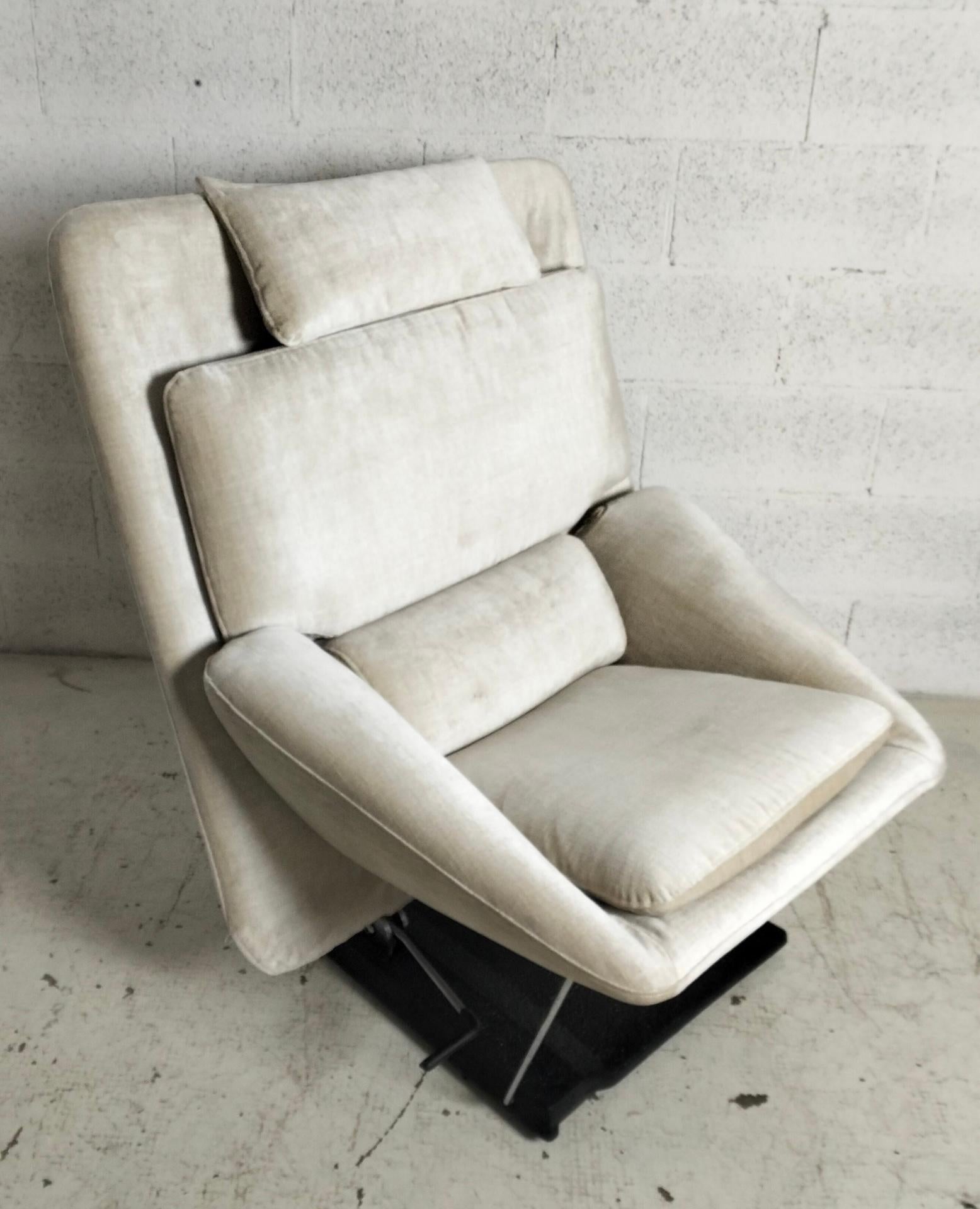Reclining lounge chair by Vittorio Introini for Saporiti 70s Moderno de mediados de siglo en venta