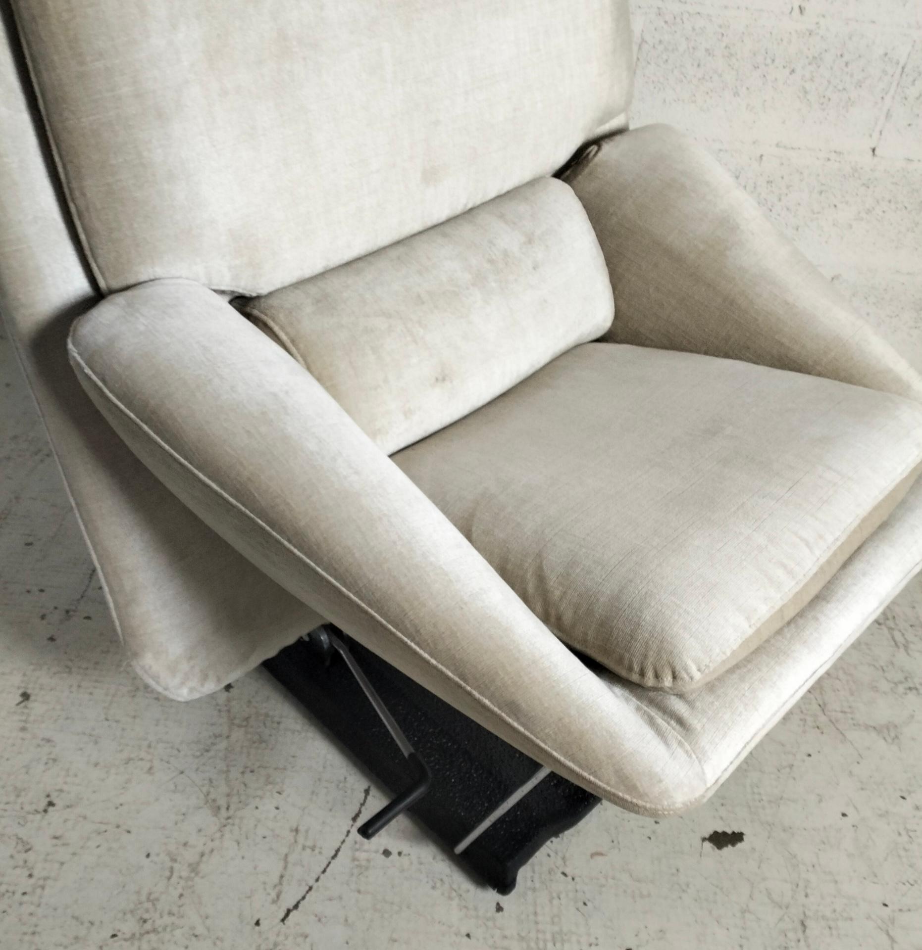 Reclining lounge chair by Vittorio Introini for Saporiti 70s en Bueno estado para la venta en Padova, IT