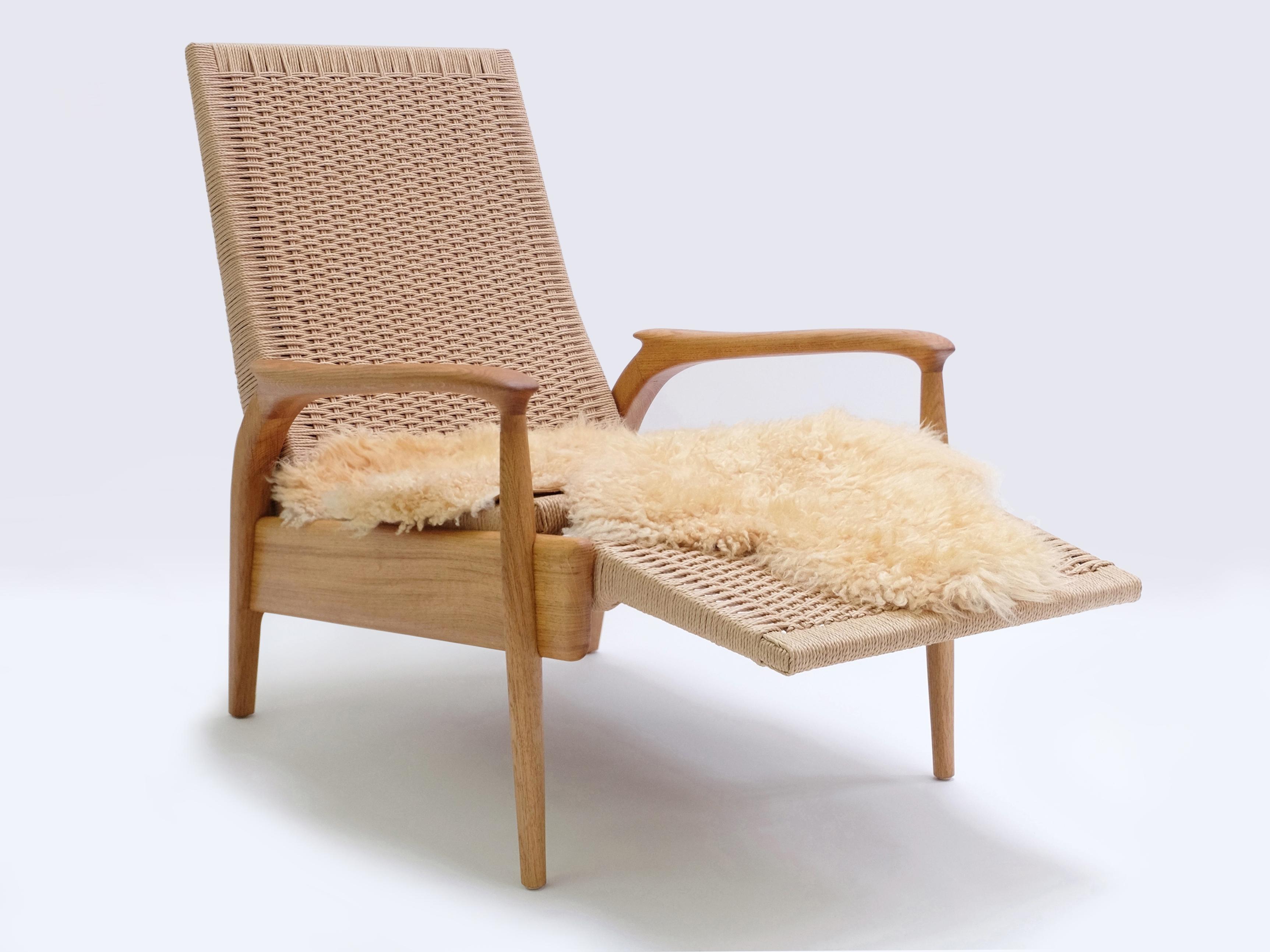 Contemporary Reclining Lounge Chair in Oiled Oak& Natural Danish Cord with Leather Cushions For Sale